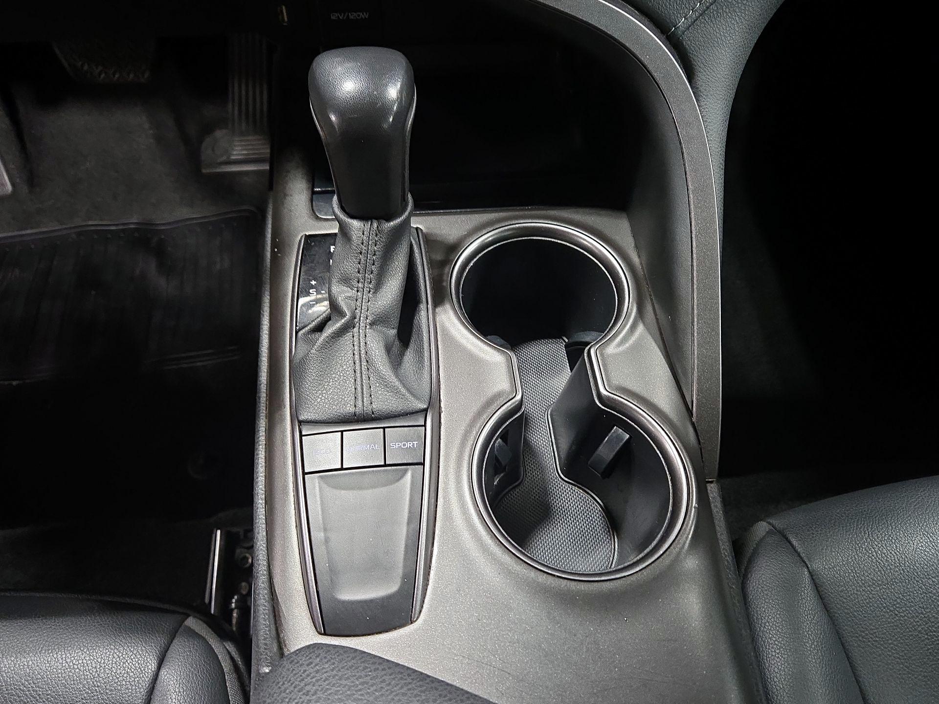 Thumbnail: 2022 Toyota Camry - 17