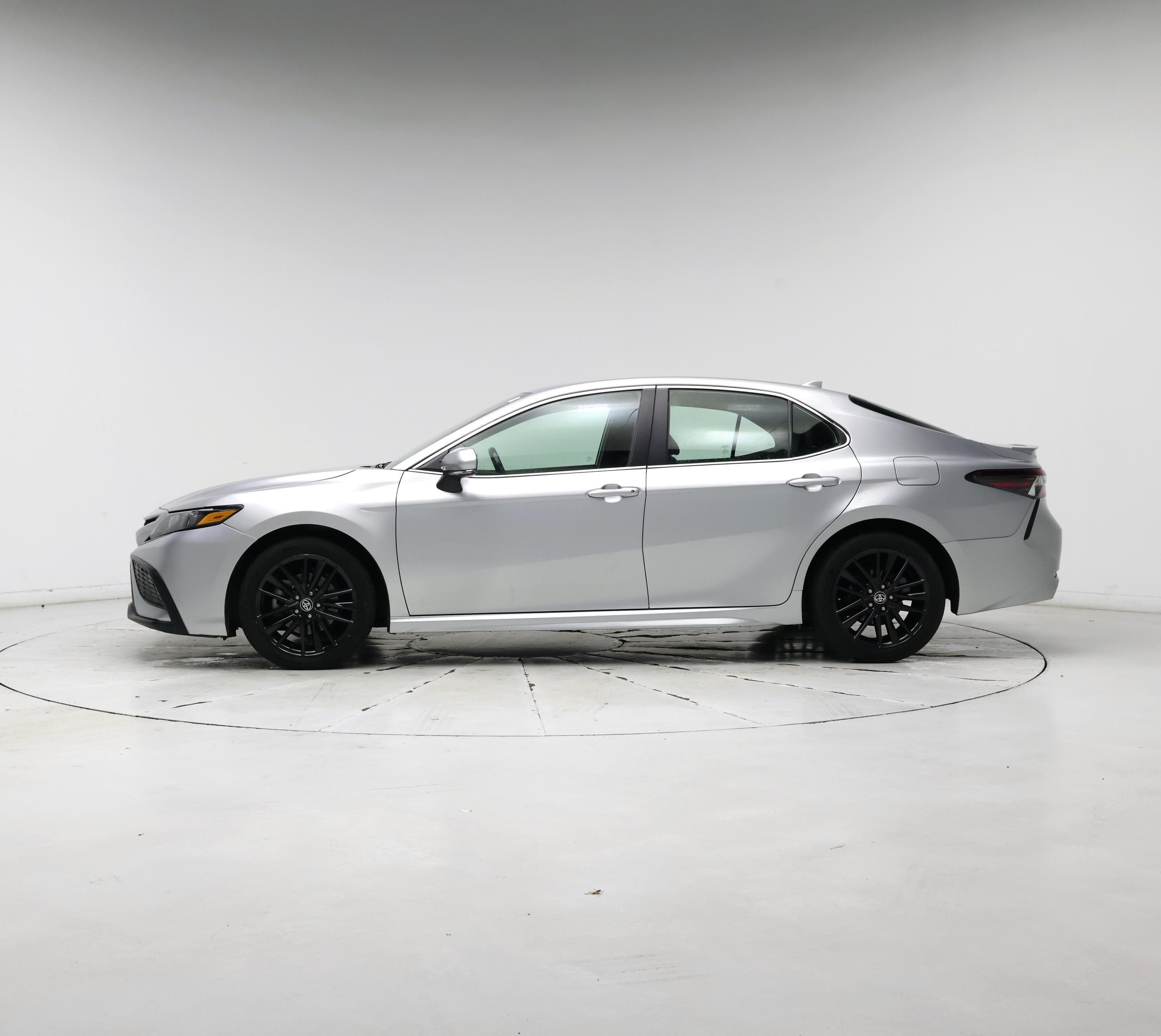 Thumbnail: 2022 Toyota Camry - 3