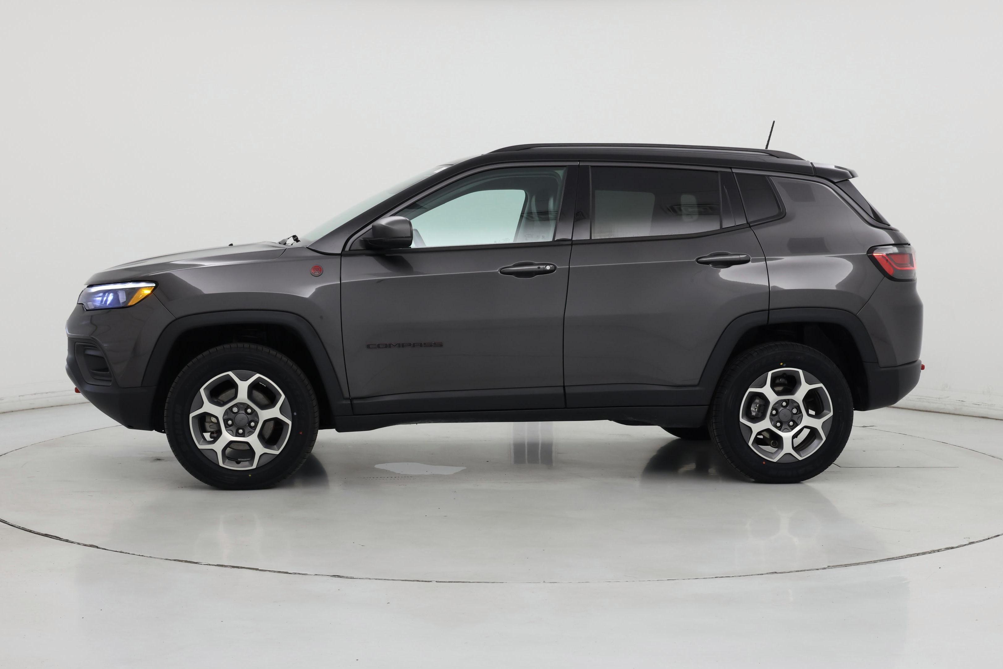 Thumbnail: 2022 Jeep Compass - 3