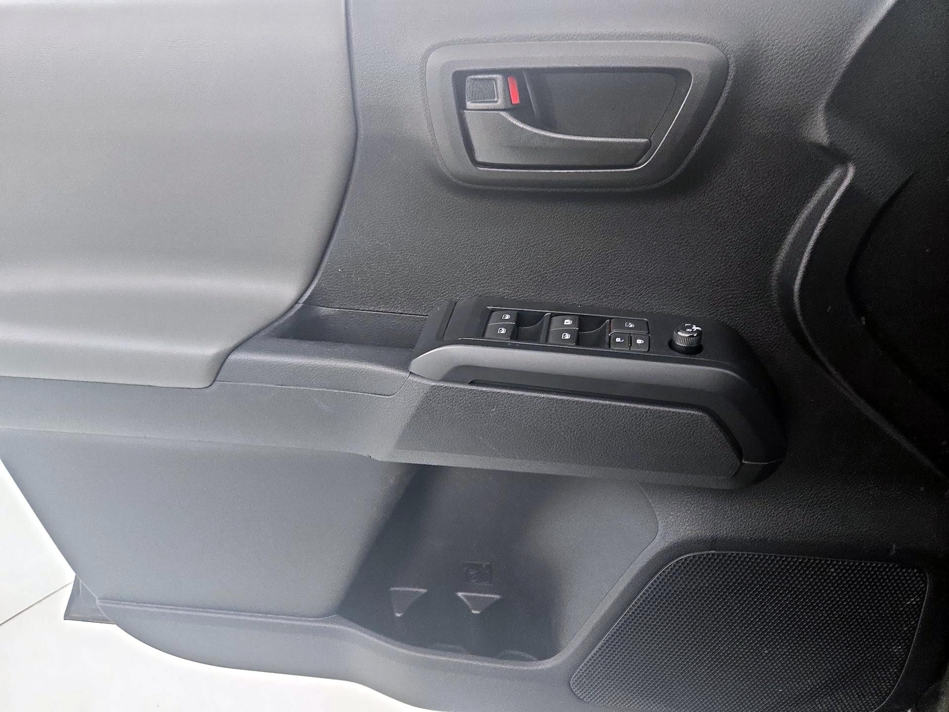 Thumbnail: 2022 Toyota Tacoma - 12