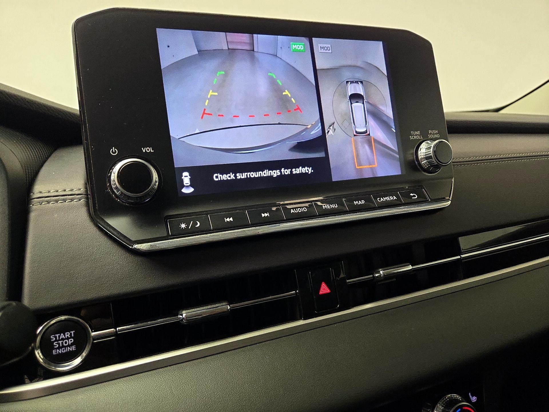 Thumbnail: 2023 Mitsubishi Outlander - 15