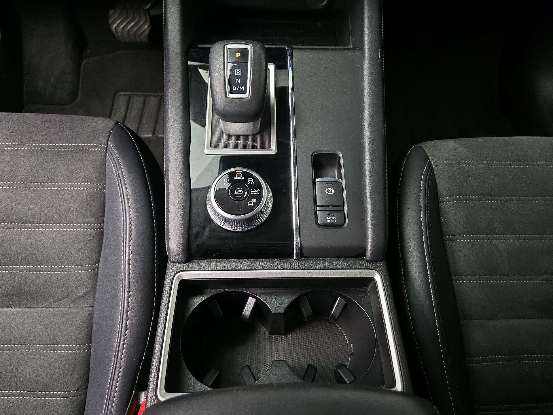 Thumbnail: 2023 Mitsubishi Outlander - 18