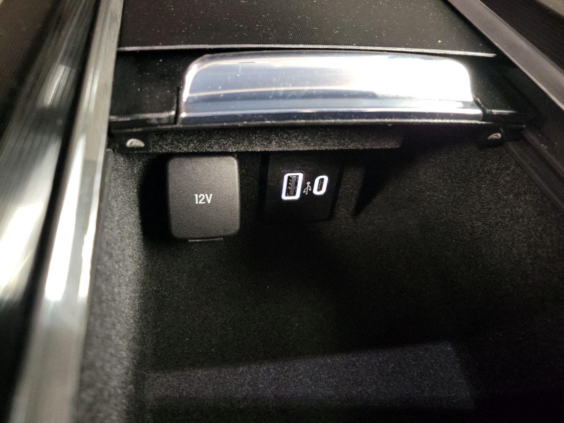 Thumbnail: 2022 Lincoln Corsair - 18