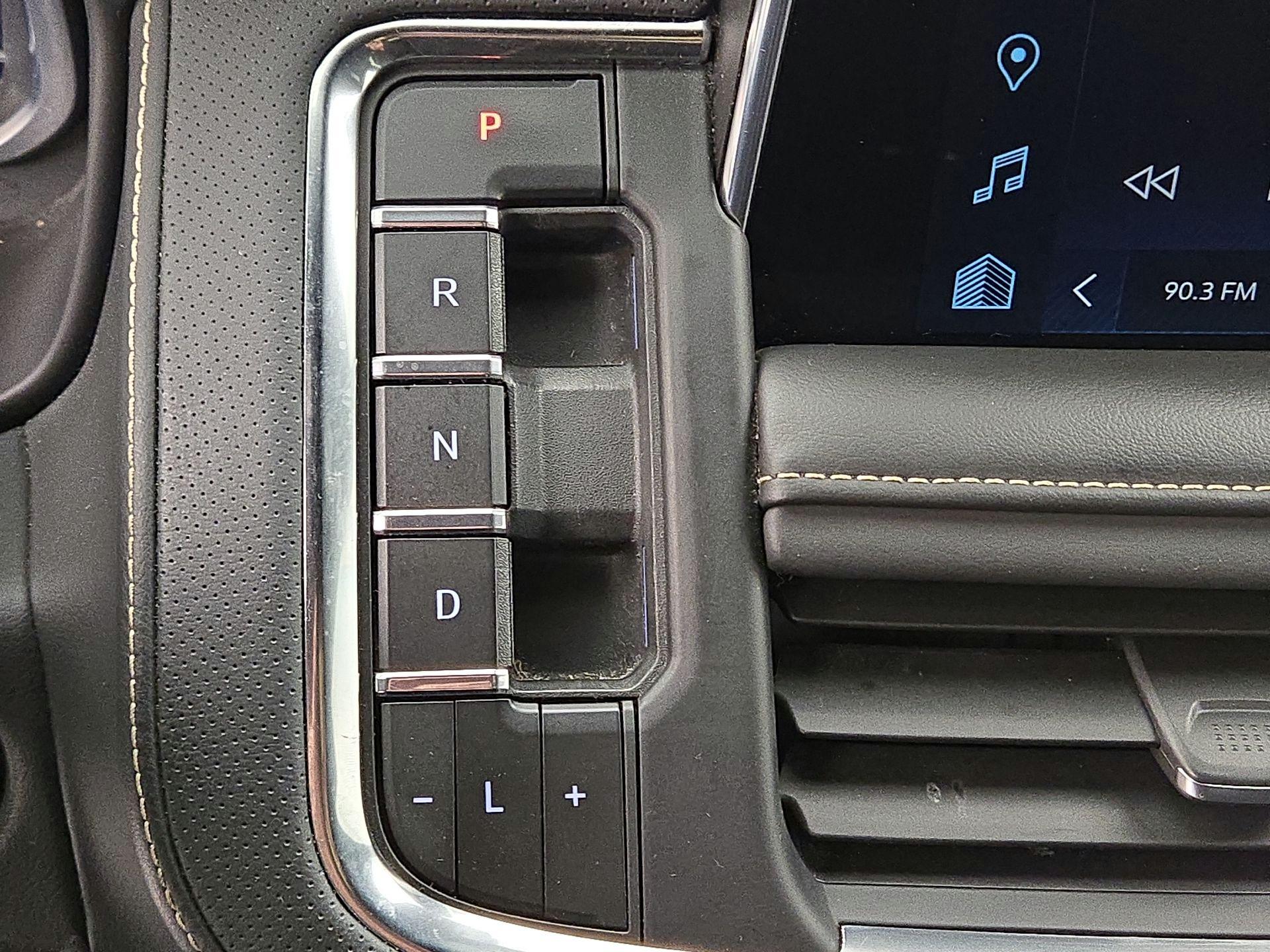 Thumbnail: 2023 Chevrolet Suburban - 17