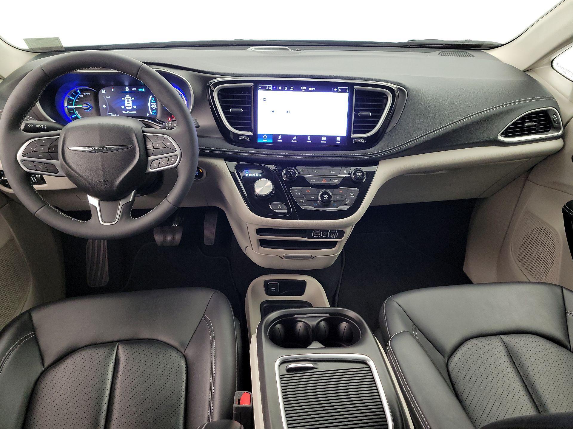 Thumbnail: 2023 Chrysler Pacifica - 9