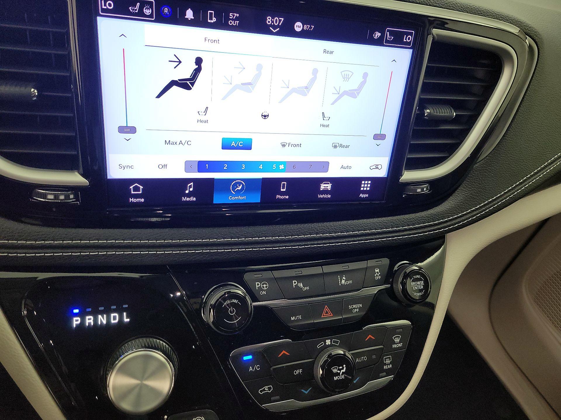 Thumbnail: 2023 Chrysler Pacifica - 16