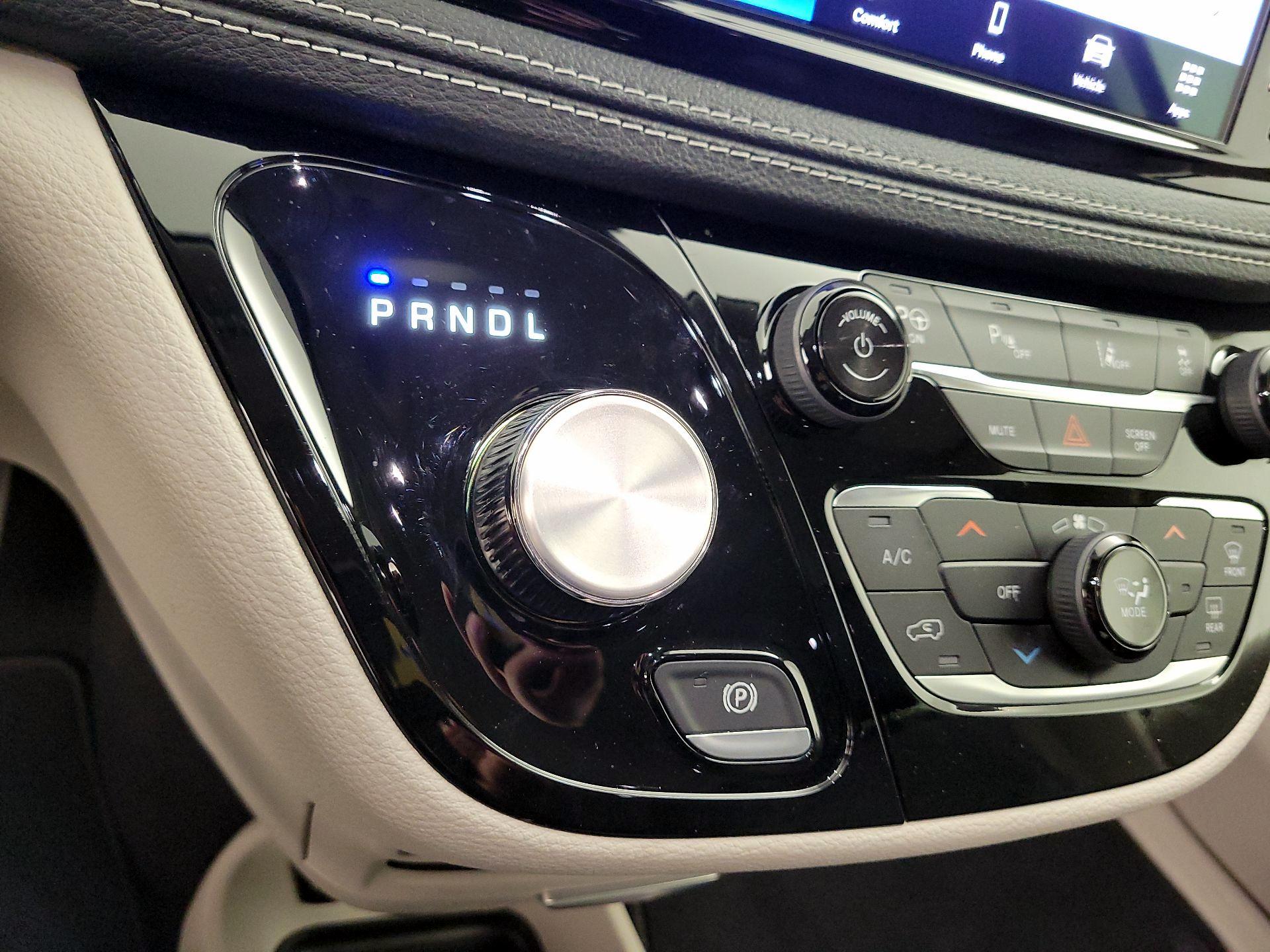 Thumbnail: 2023 Chrysler Pacifica - 17