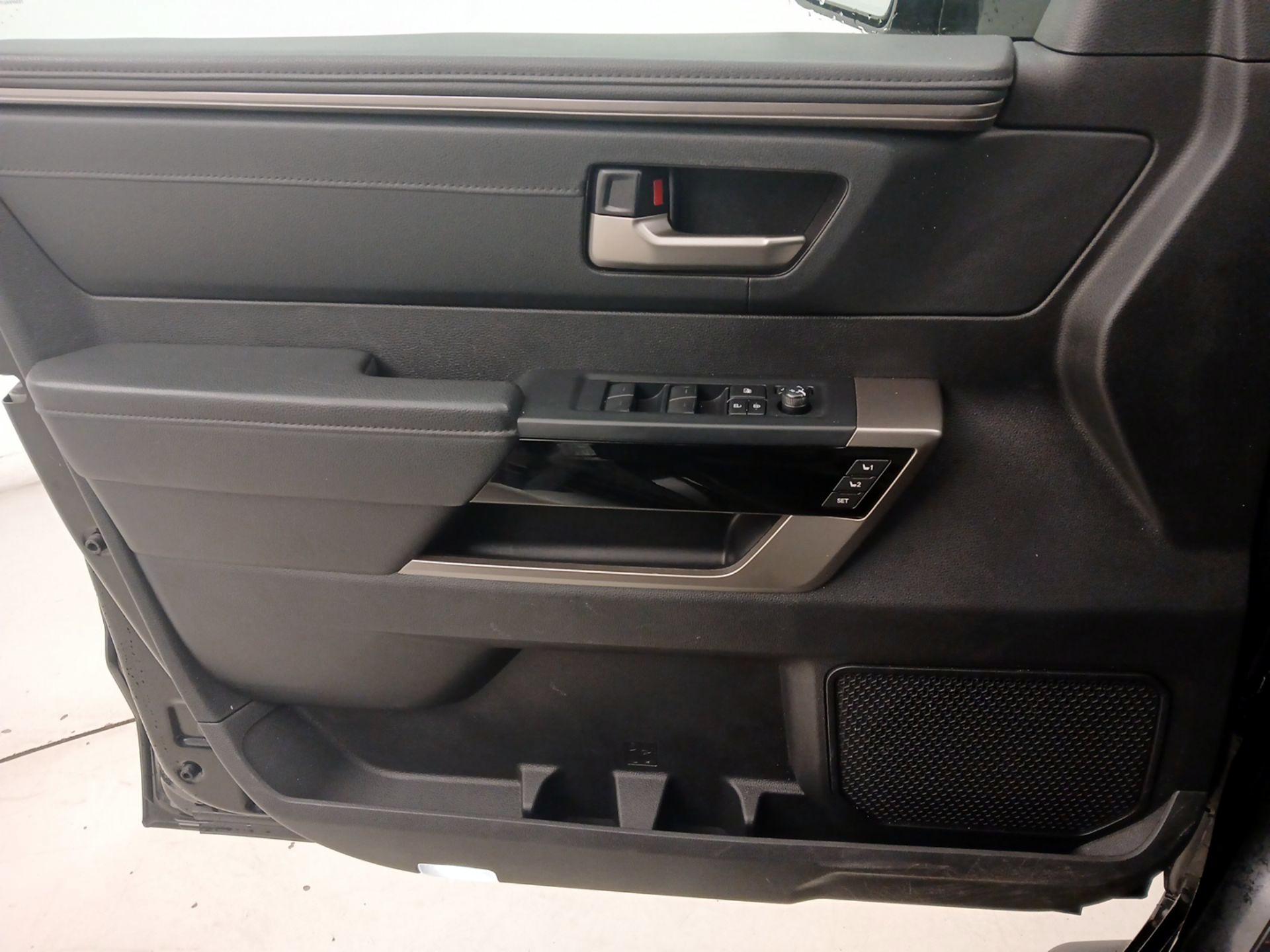 Thumbnail: 2022 Toyota Tundra - 12