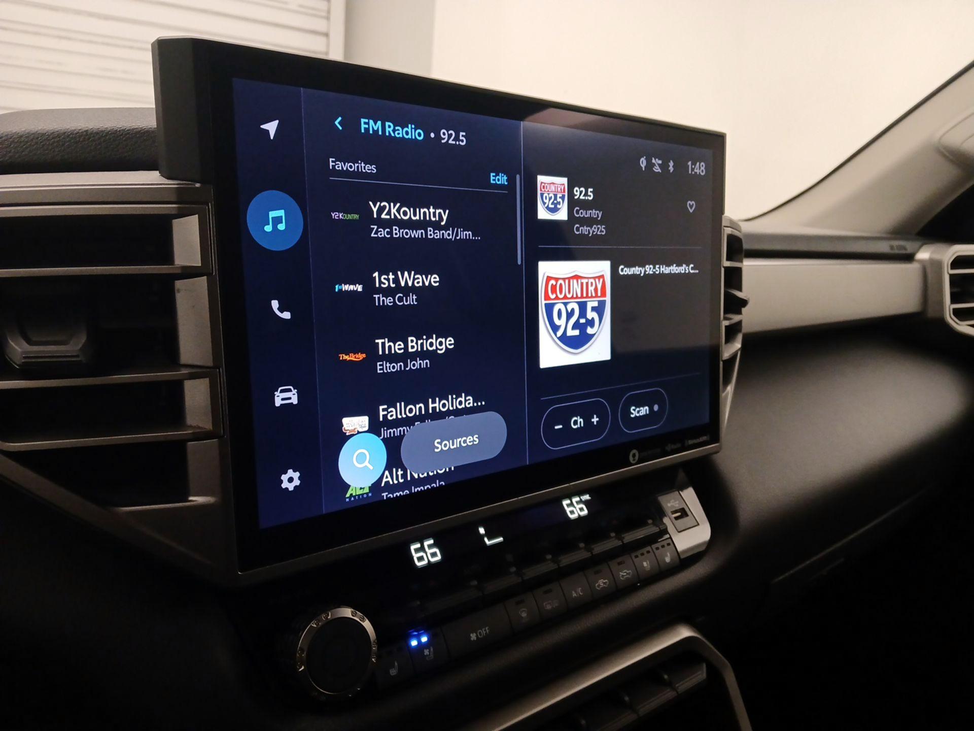 Thumbnail: 2022 Toyota Tundra - 15