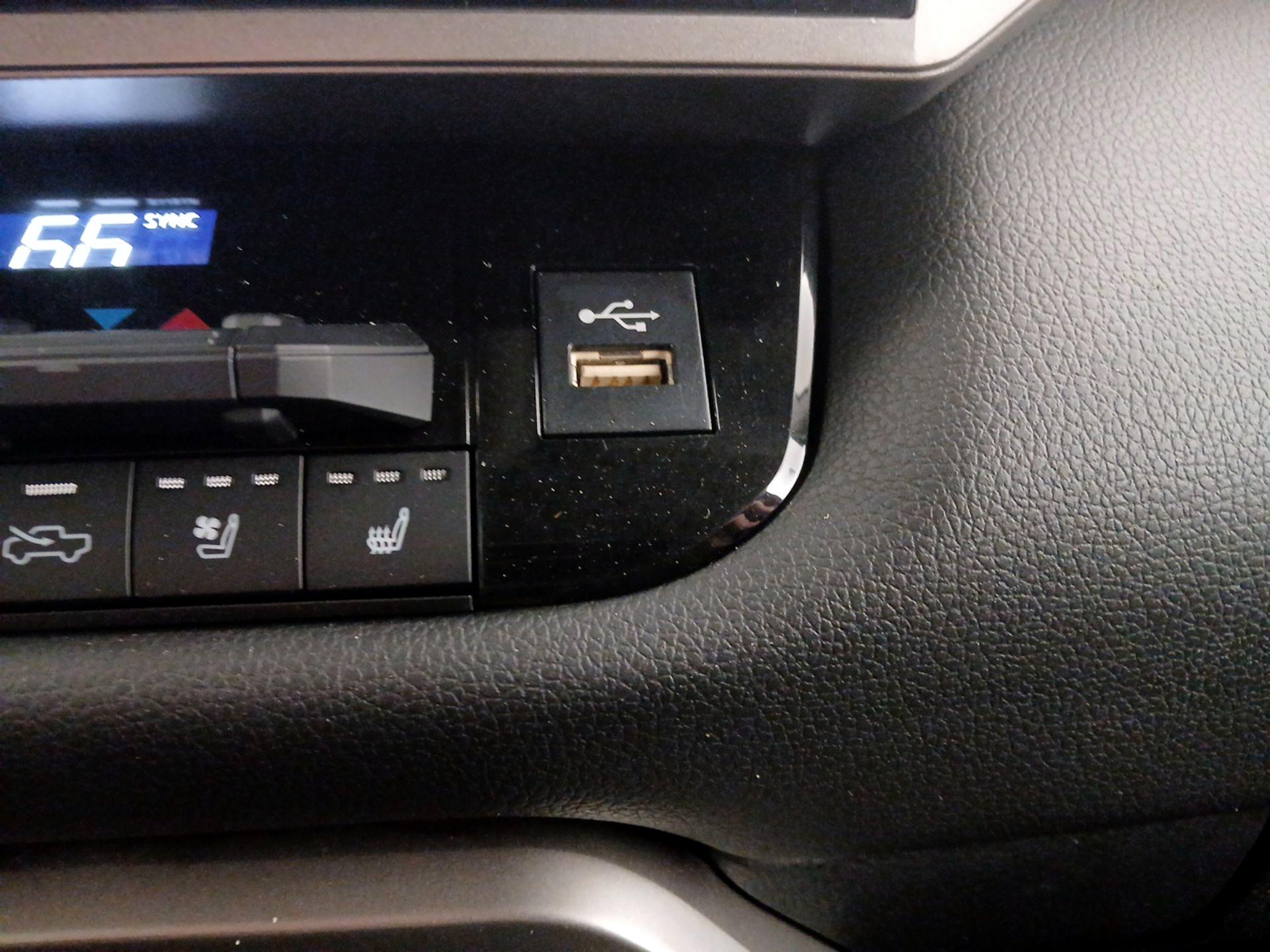 Thumbnail: 2022 Toyota Tundra - 18