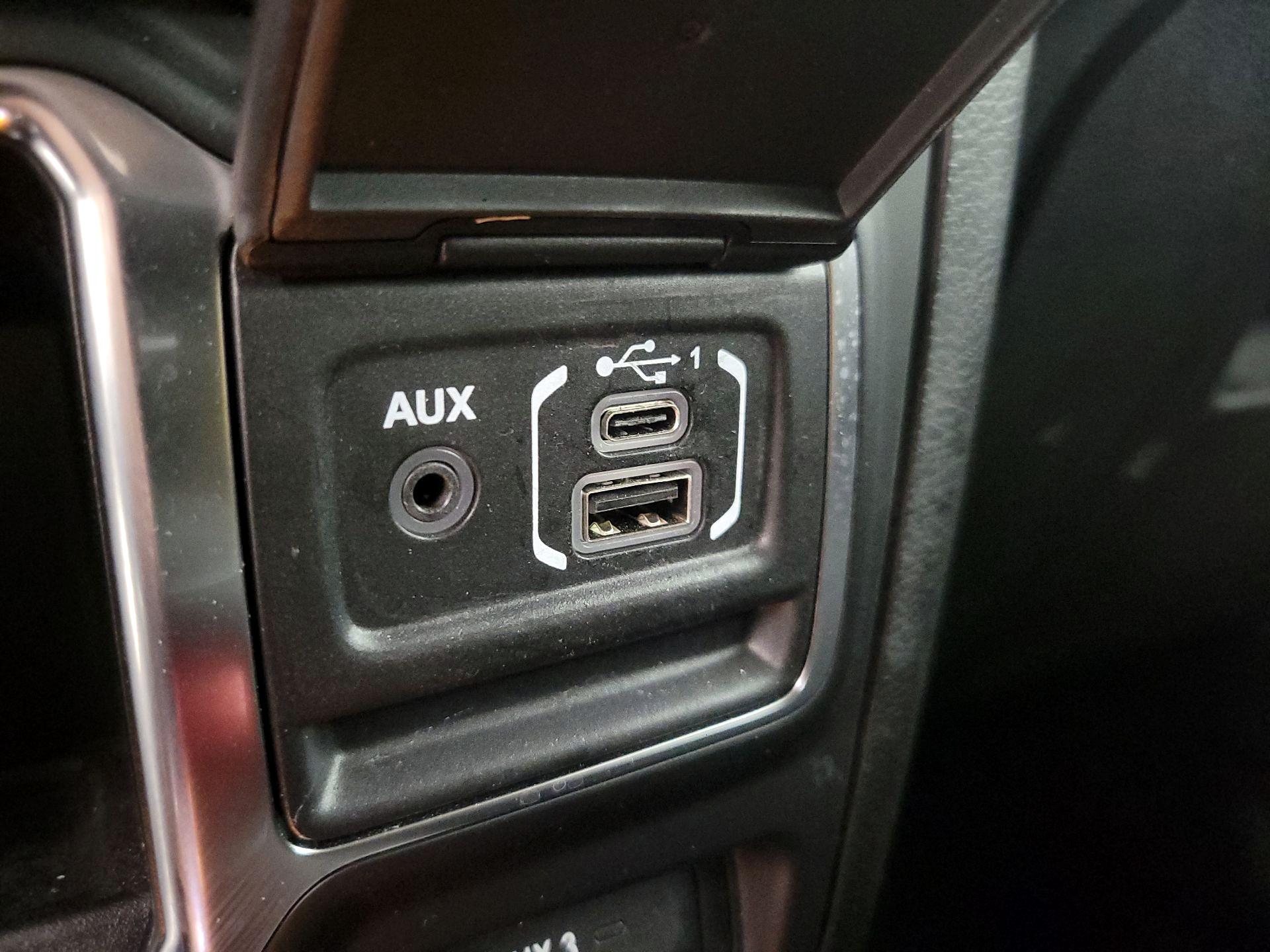 Thumbnail: 2022 Jeep Wrangler - 18