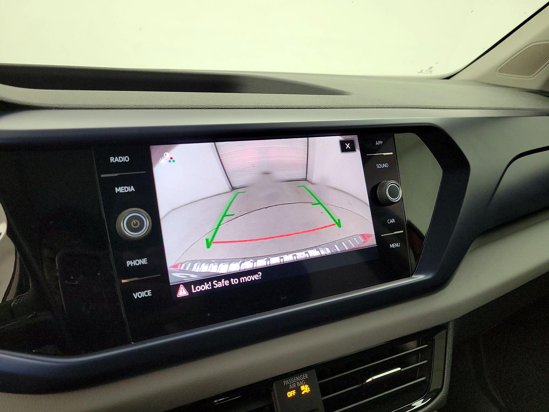 Thumbnail: 2022 Volkswagen Taos - 14