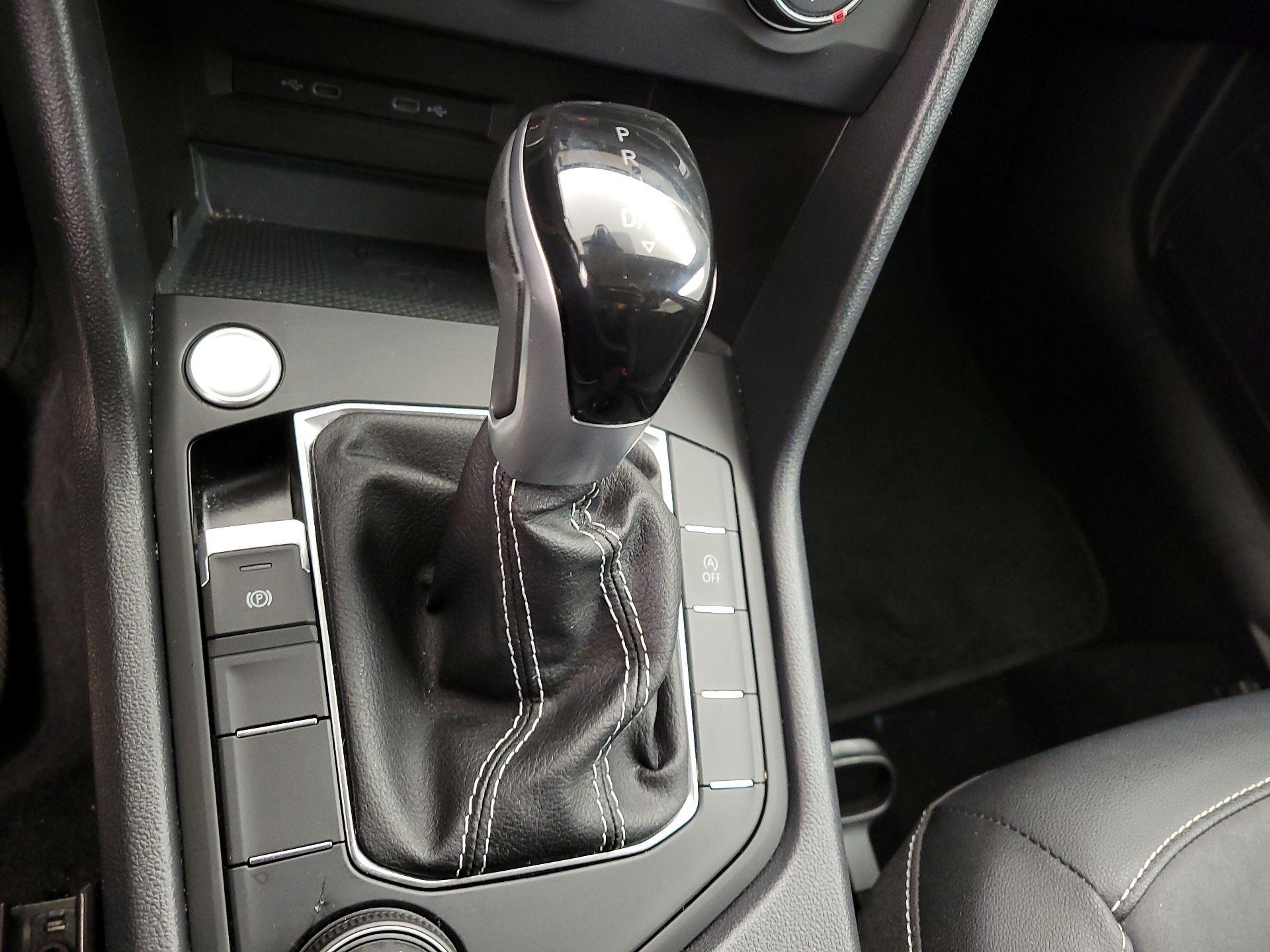 Thumbnail: 2022 Volkswagen Taos - 17