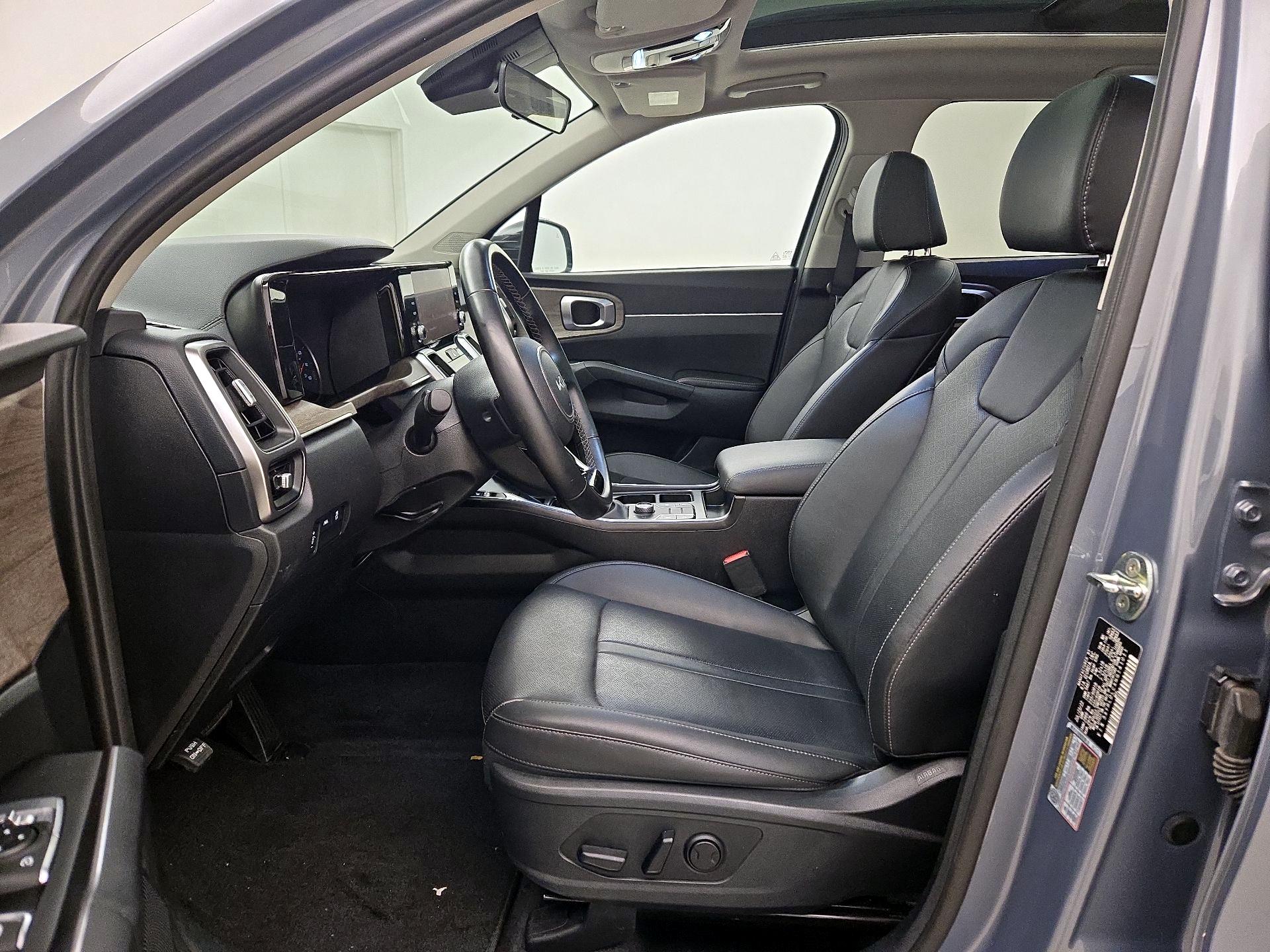 Thumbnail: 2022 Kia Sorento - 11