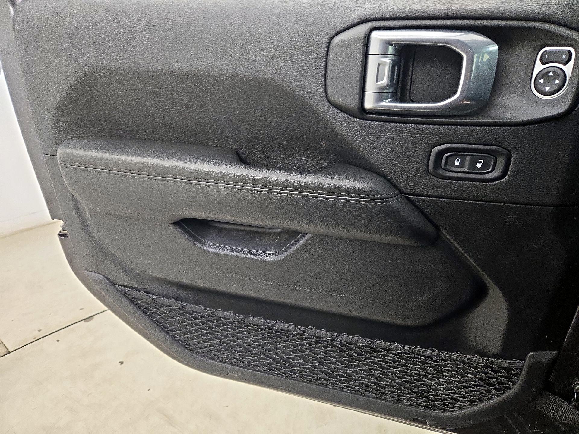 Thumbnail: 2021 Jeep Wrangler - 12