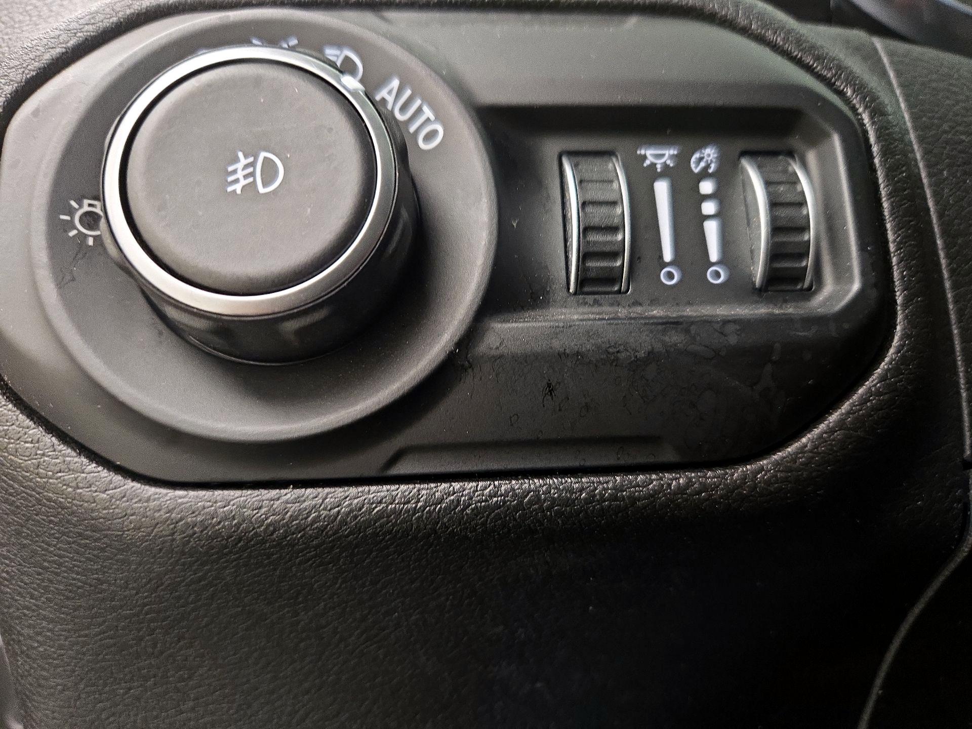 Thumbnail: 2021 Jeep Wrangler - 13