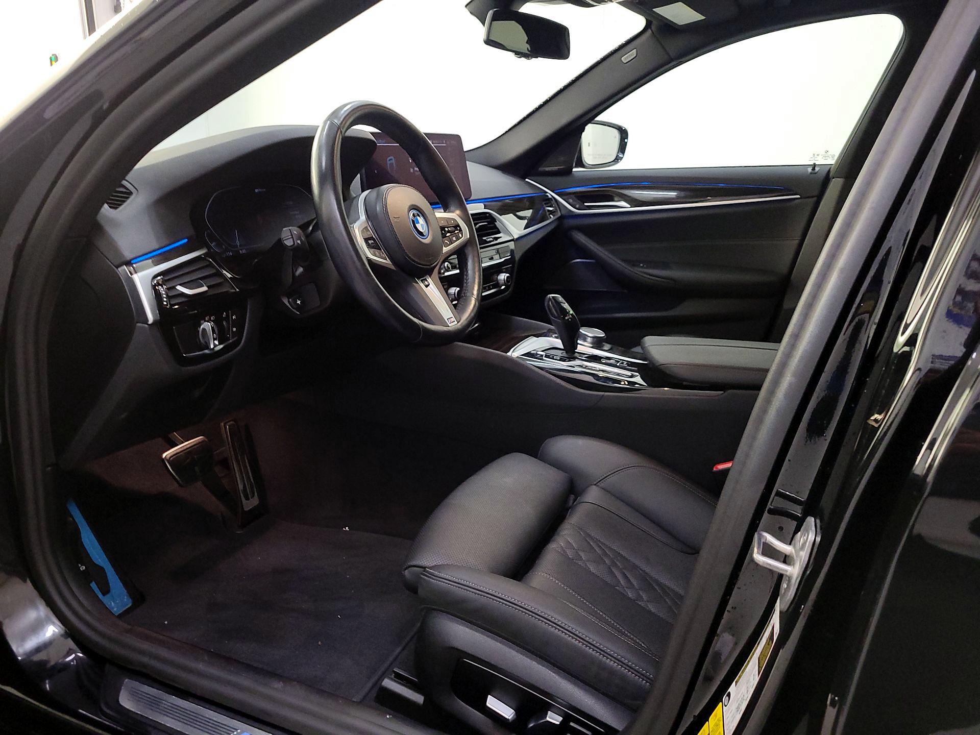 Thumbnail: 2023 BMW 5 Series - 11