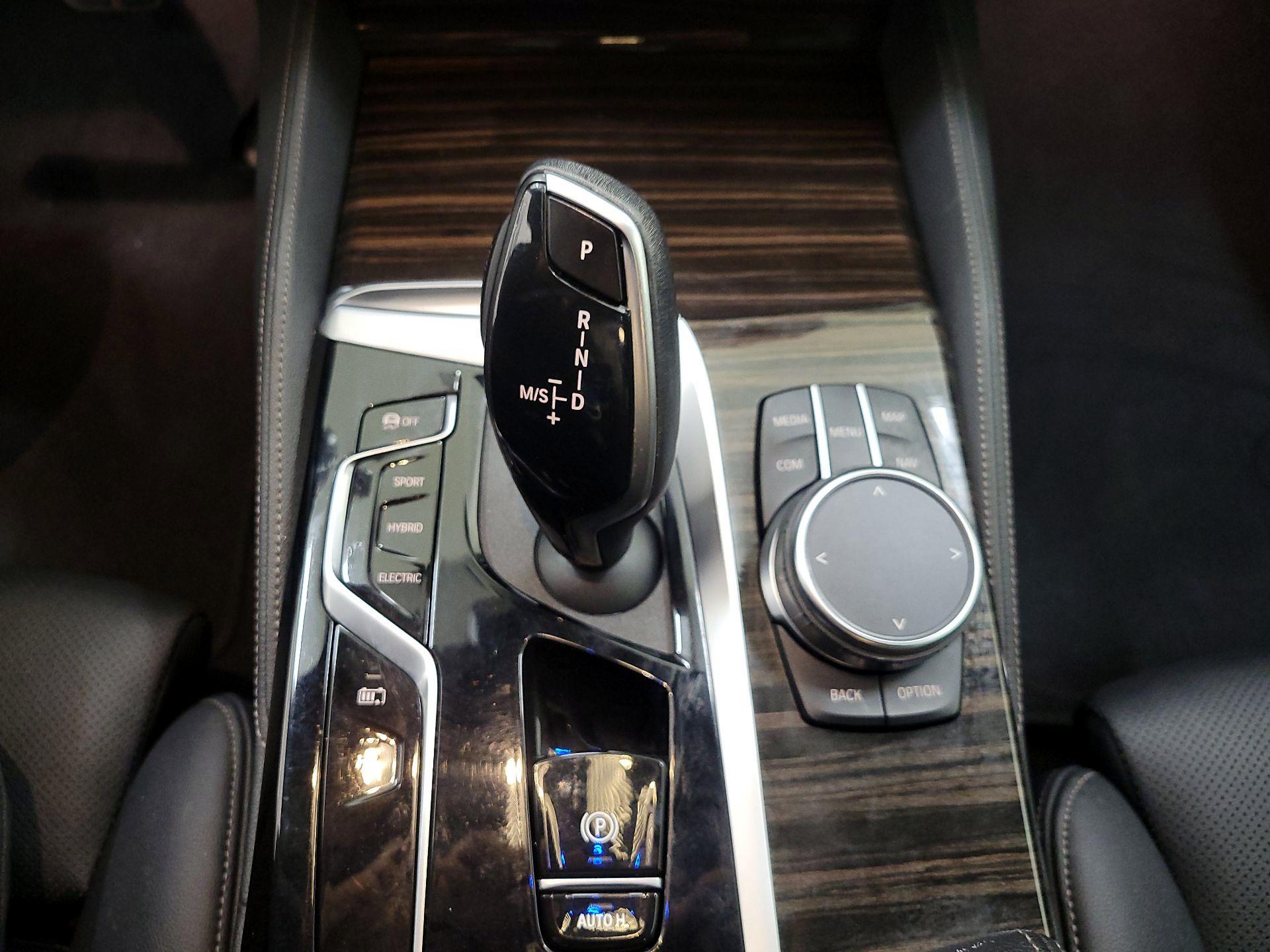 Thumbnail: 2023 BMW 5 Series - 18