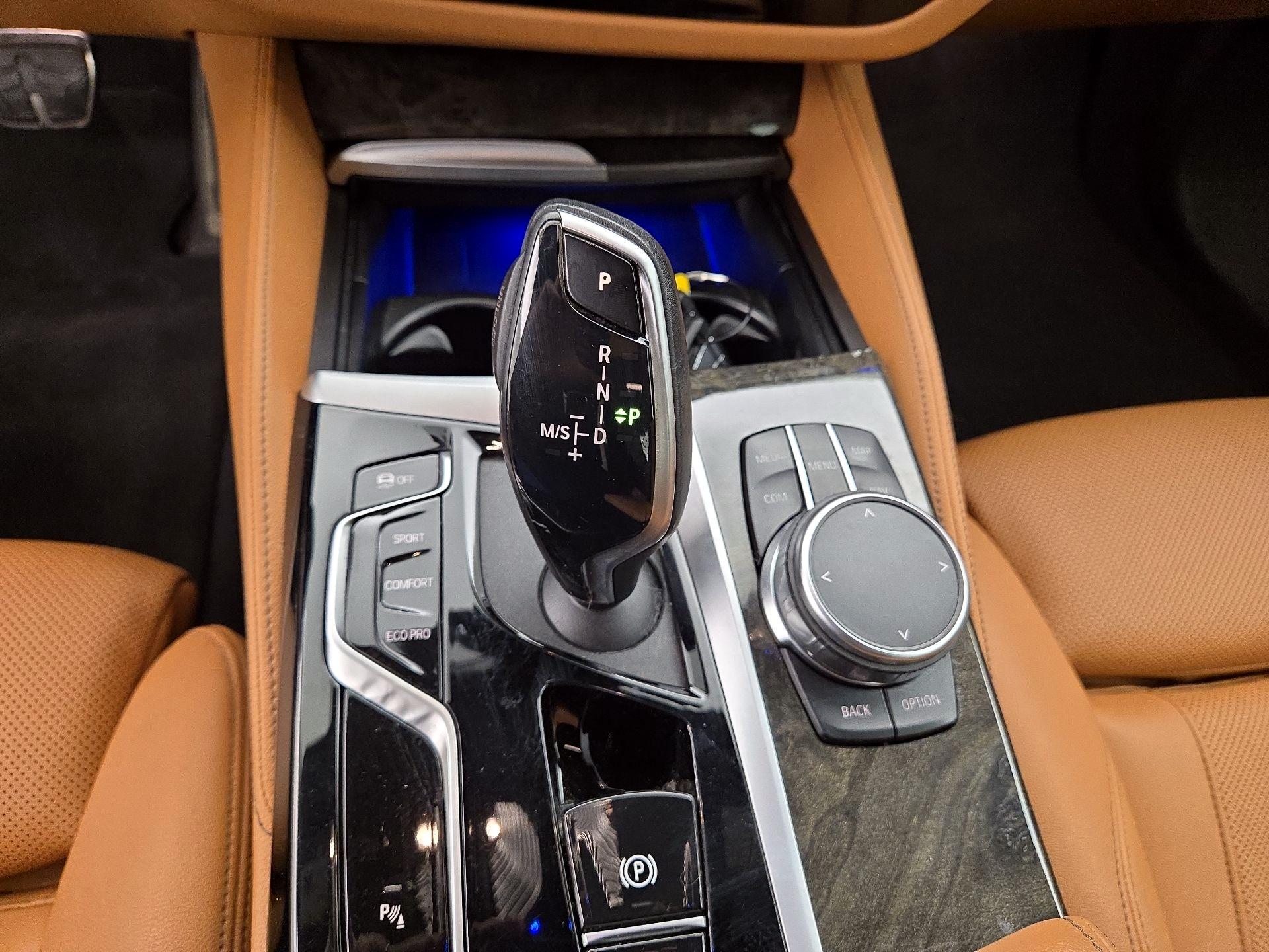 Thumbnail: 2023 BMW 5 Series - 17