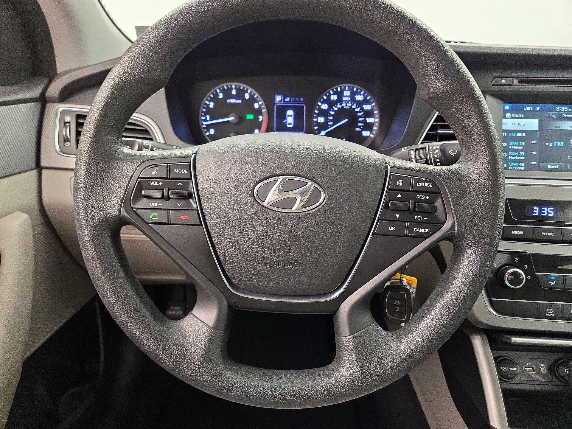 Thumbnail: 2016 Hyundai Sonata - 10