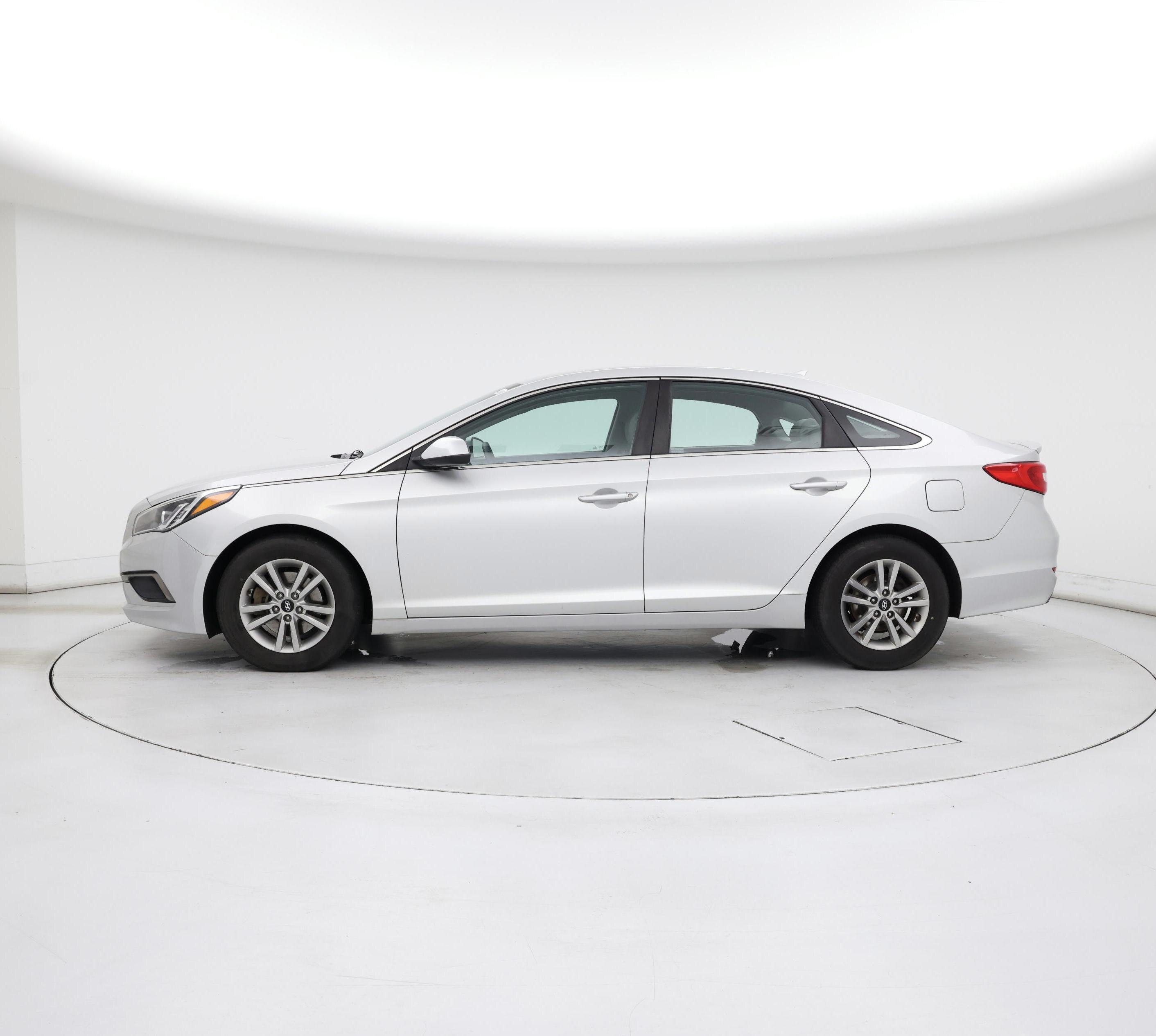 Thumbnail: 2016 Hyundai Sonata - 3