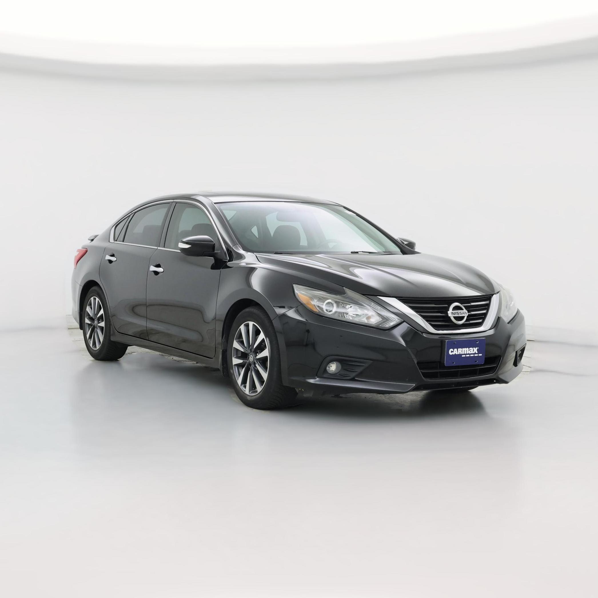 Thumbnail: 2017 Nissan Altima - 1