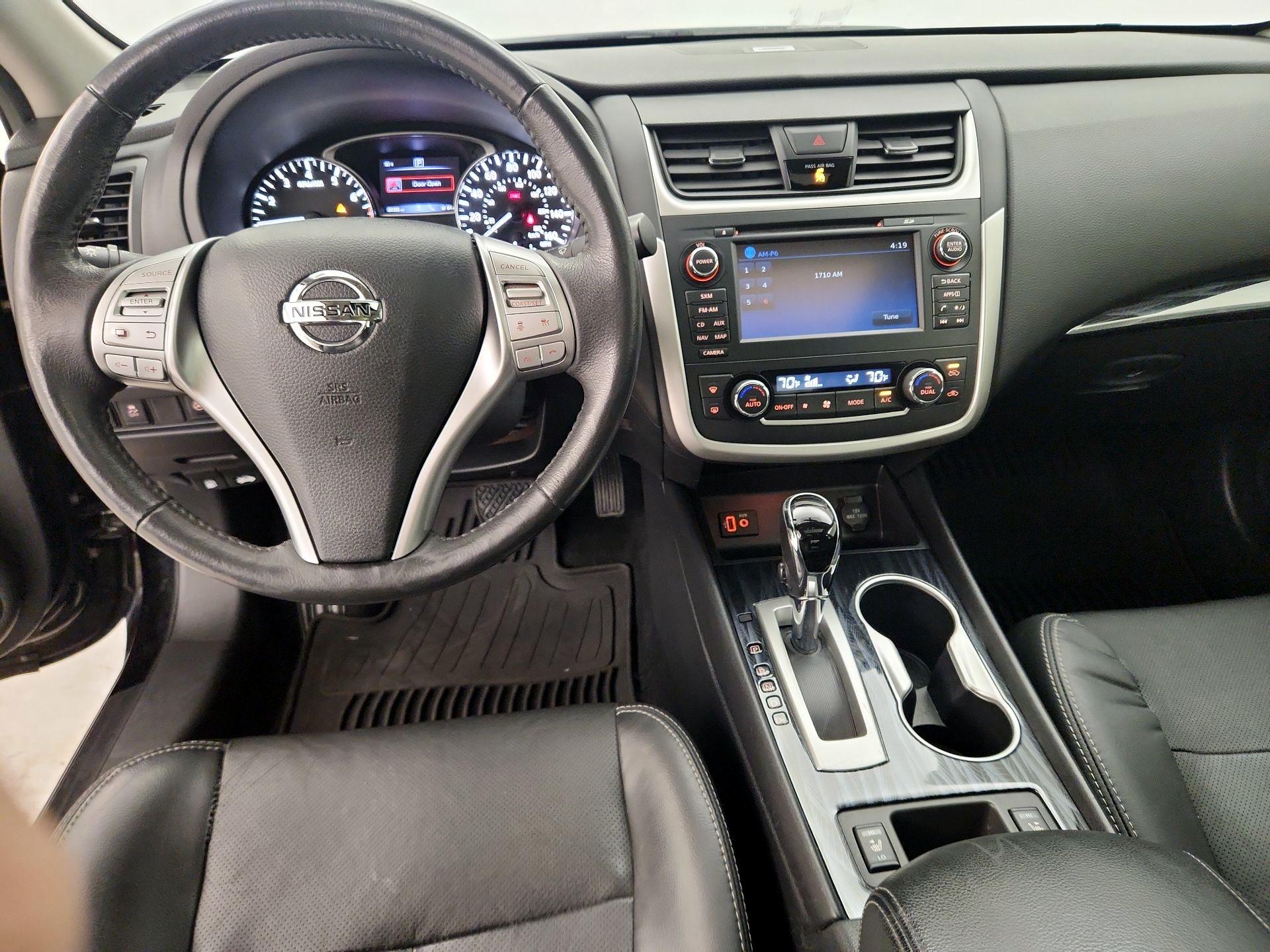 Thumbnail: 2017 Nissan Altima - 9