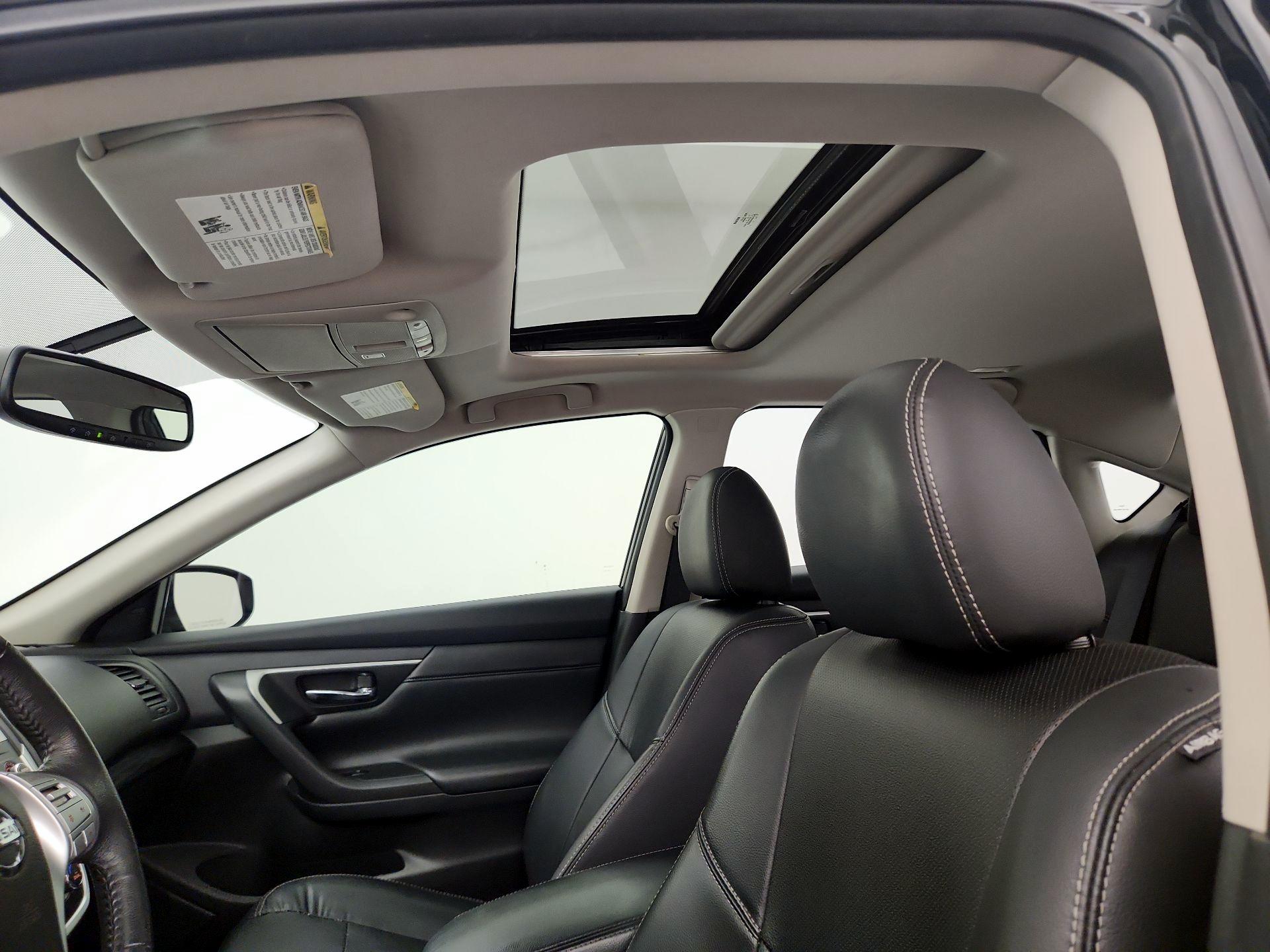 Thumbnail: 2017 Nissan Altima - 20