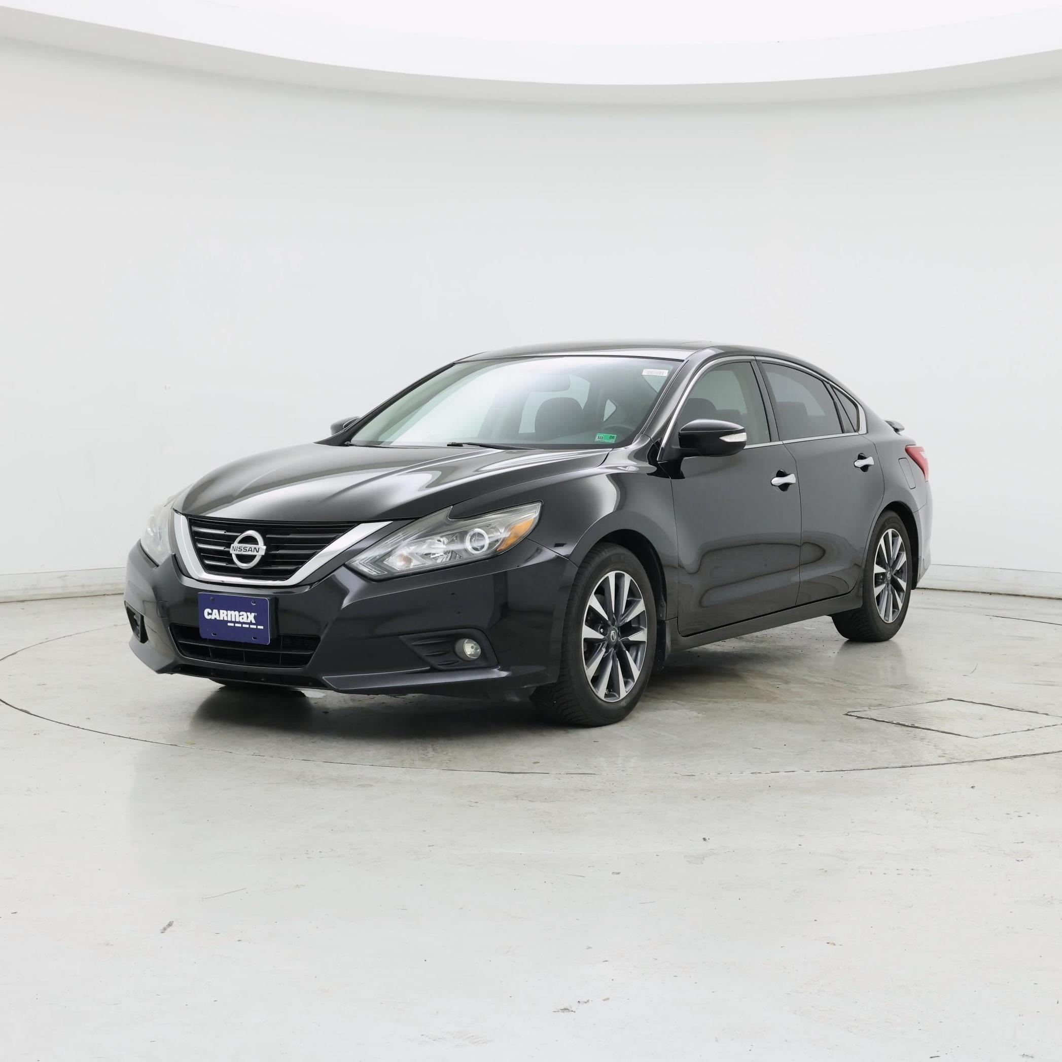 Thumbnail: 2017 Nissan Altima - 4