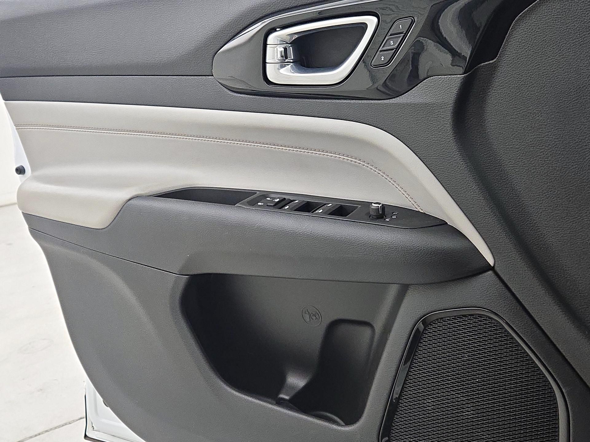 Thumbnail: 2022 Jeep Compass - 12