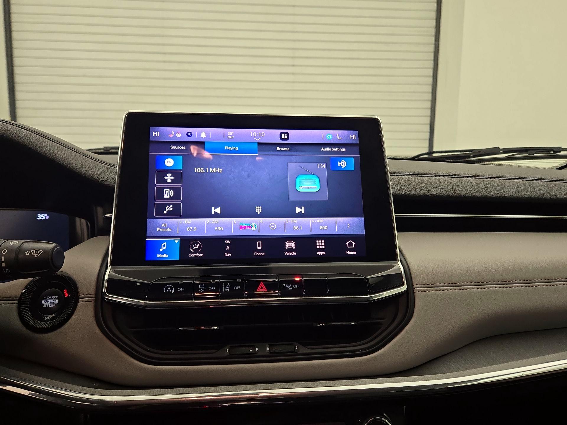 Thumbnail: 2022 Jeep Compass - 16