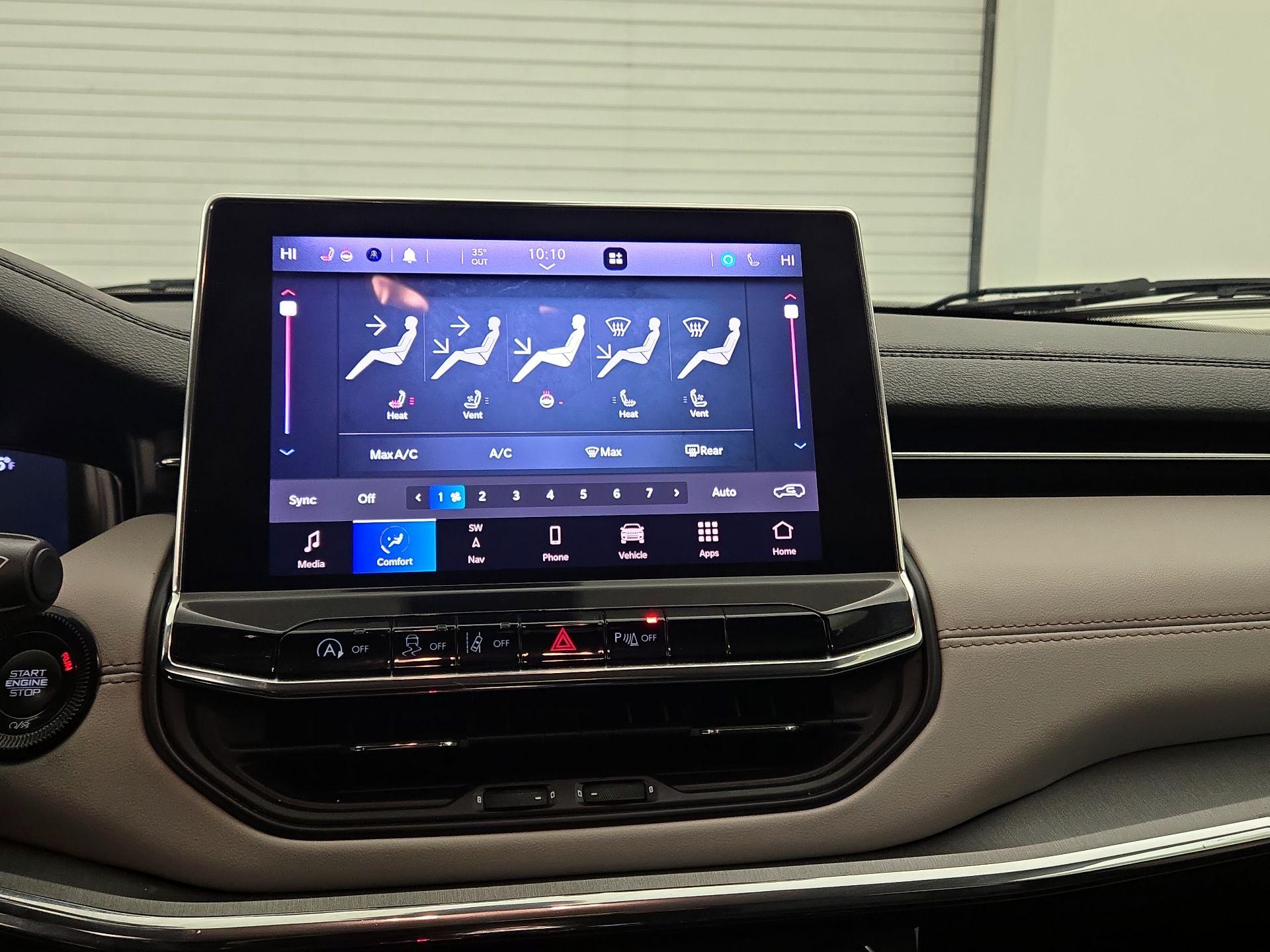 Thumbnail: 2022 Jeep Compass - 17