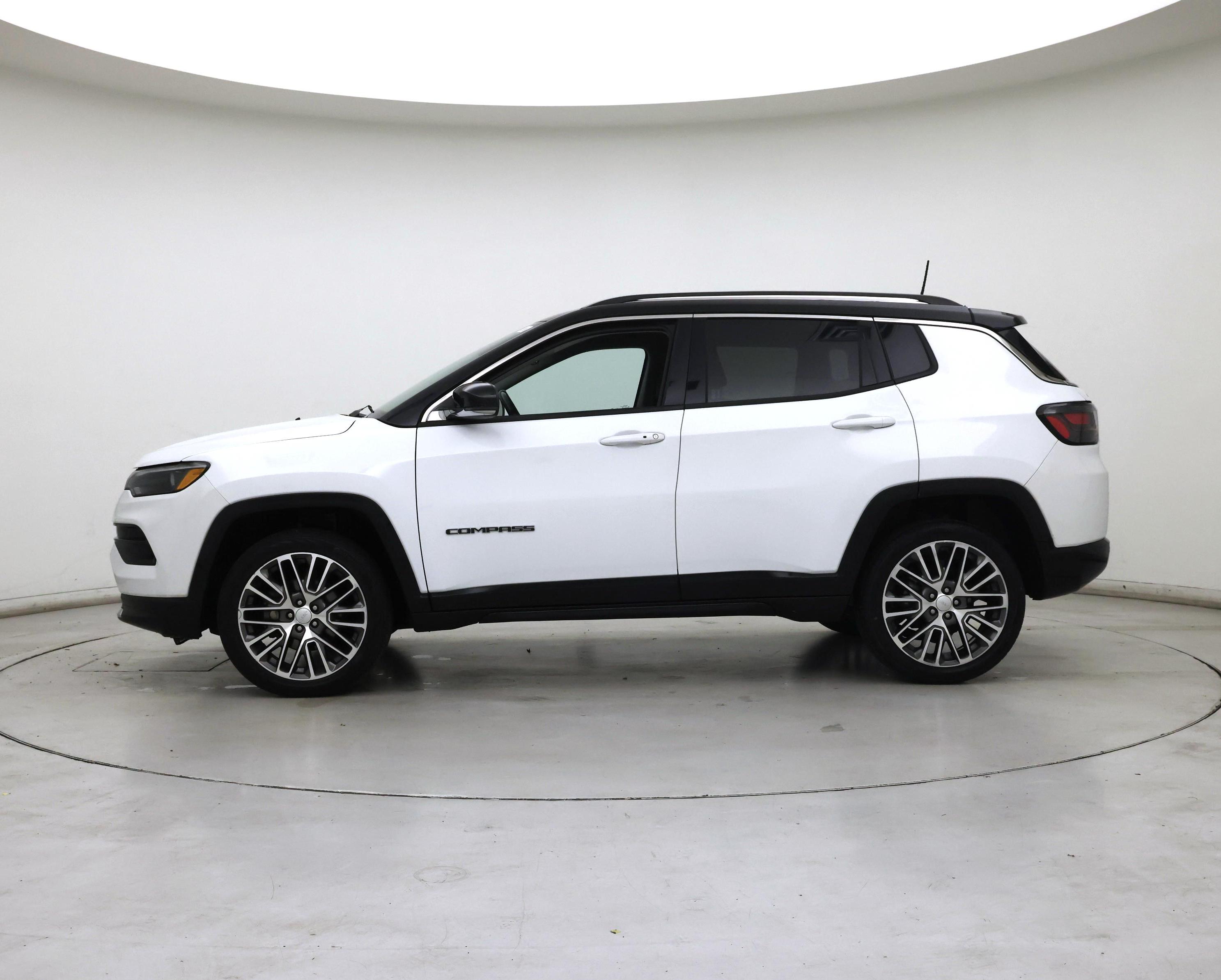 Thumbnail: 2022 Jeep Compass - 3