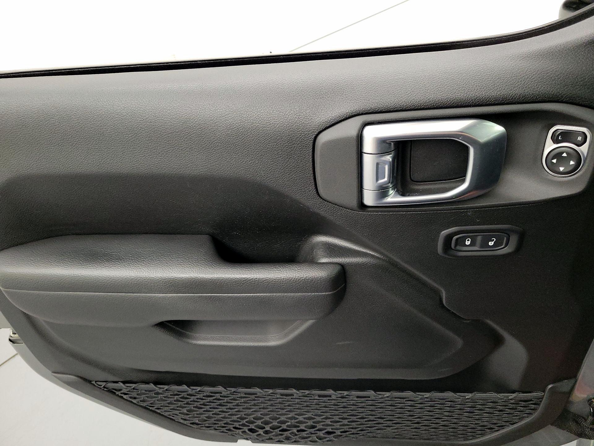 Thumbnail: 2022 Jeep Wrangler - 12