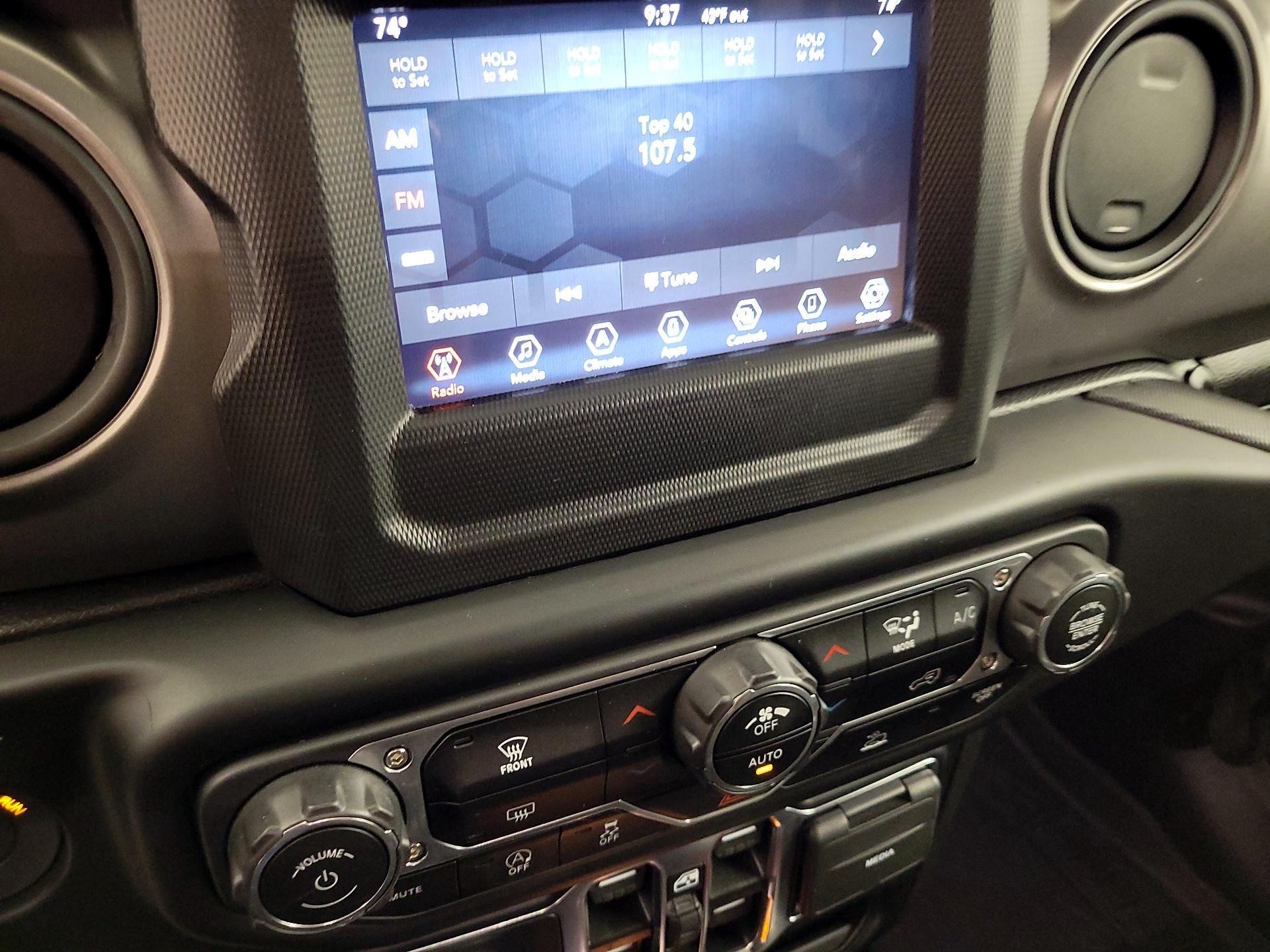 Thumbnail: 2022 Jeep Wrangler - 15