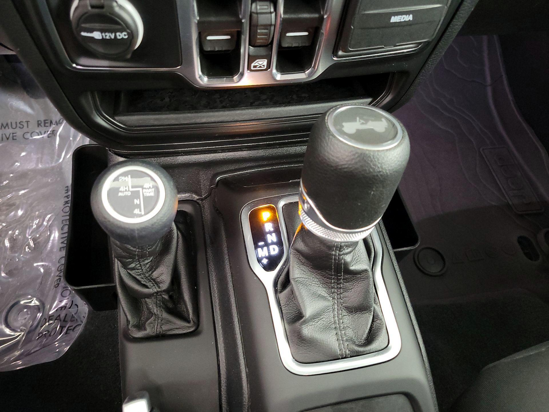 Thumbnail: 2022 Jeep Wrangler - 17