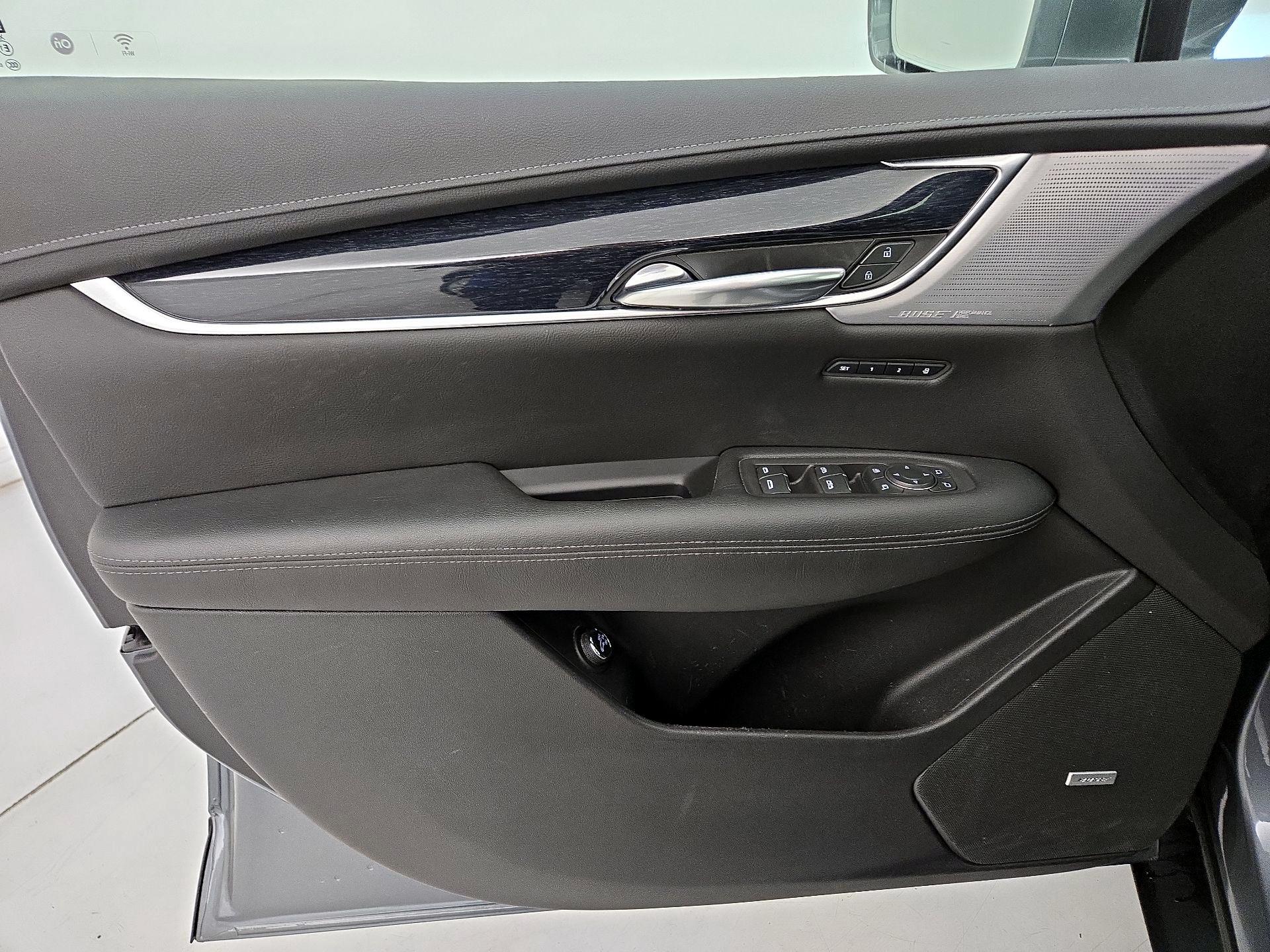 Thumbnail: 2020 Cadillac XT5 - 12