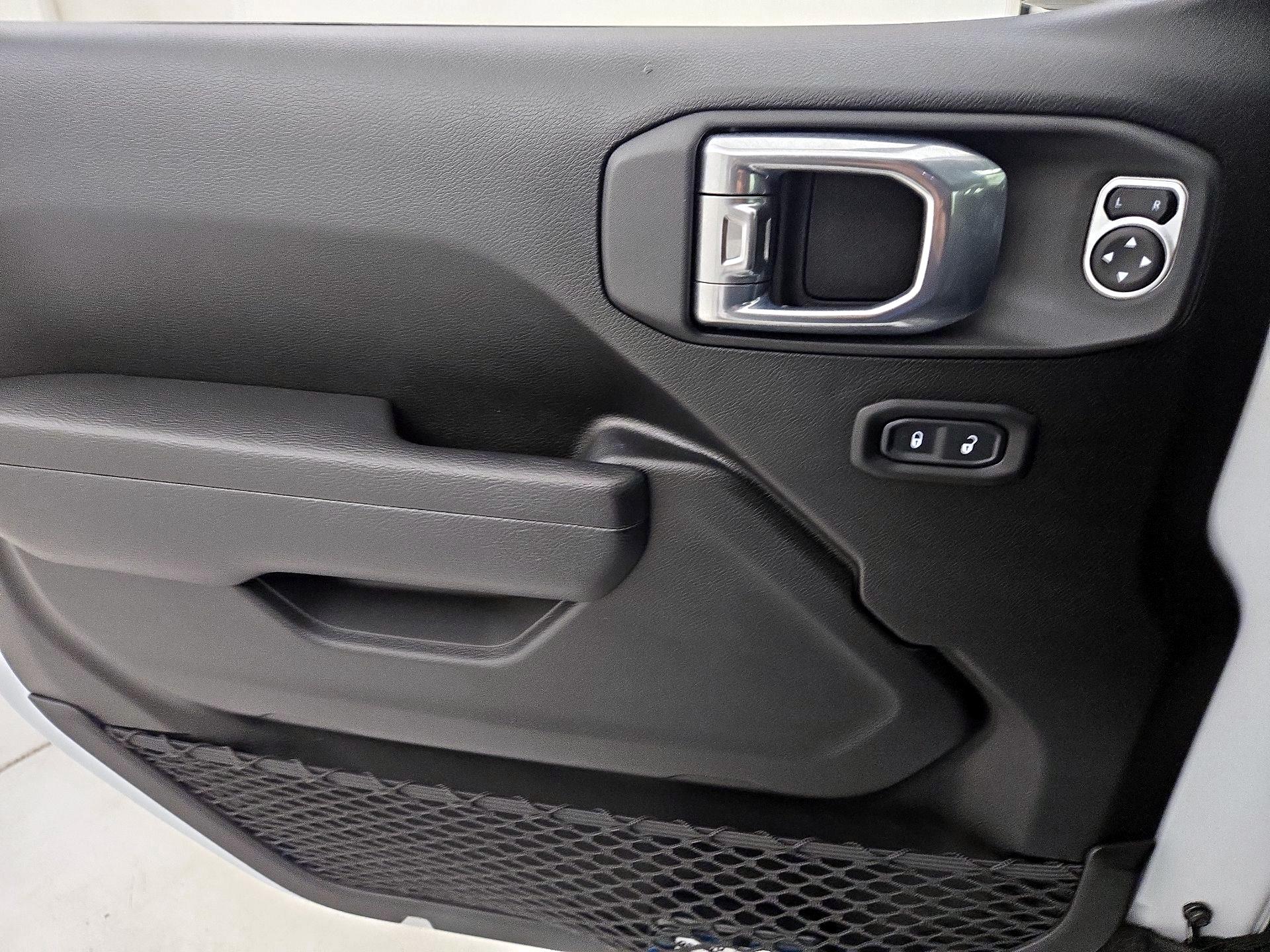 Thumbnail: 2022 Jeep Wrangler - 12