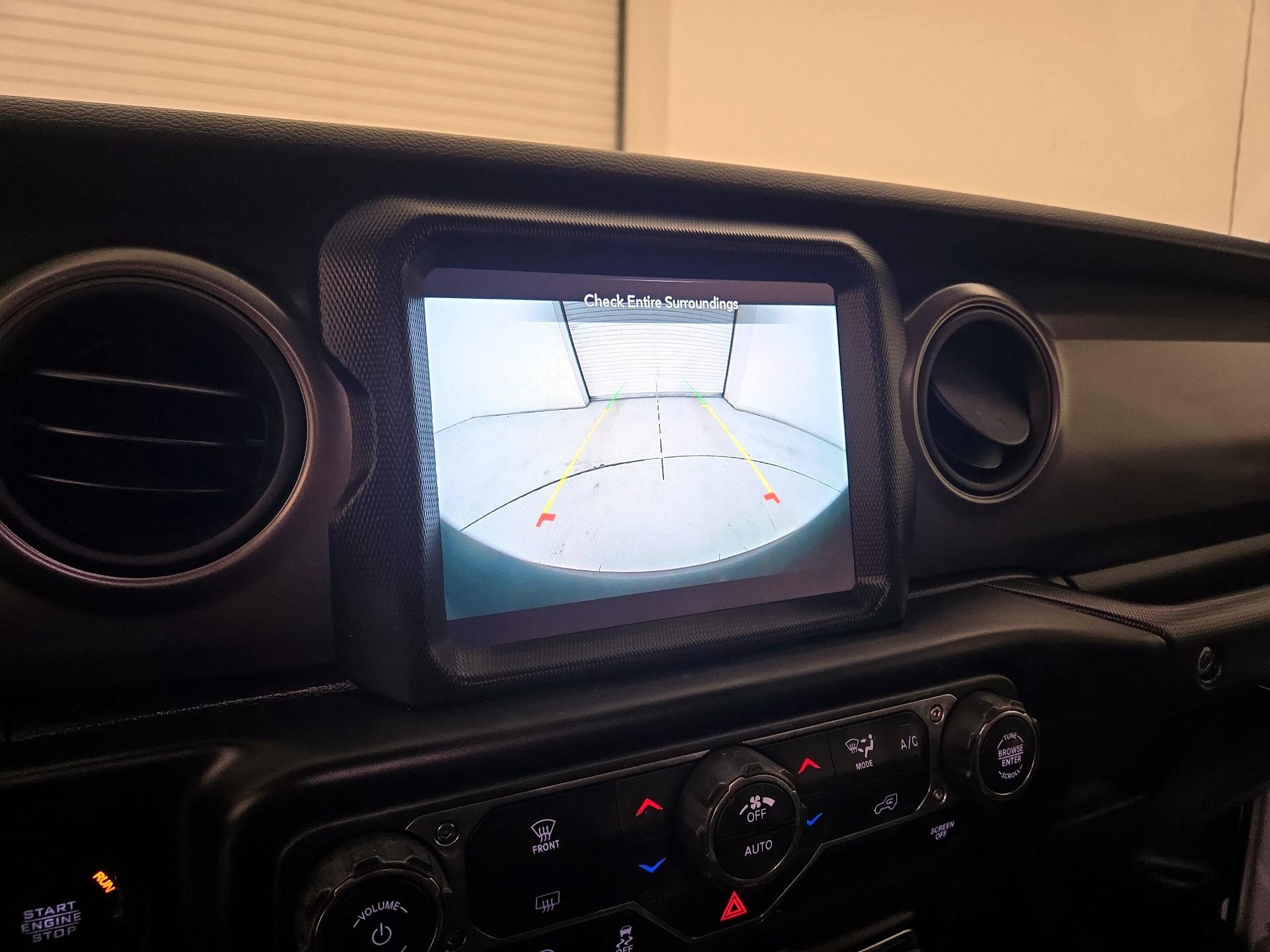 Thumbnail: 2022 Jeep Wrangler - 14