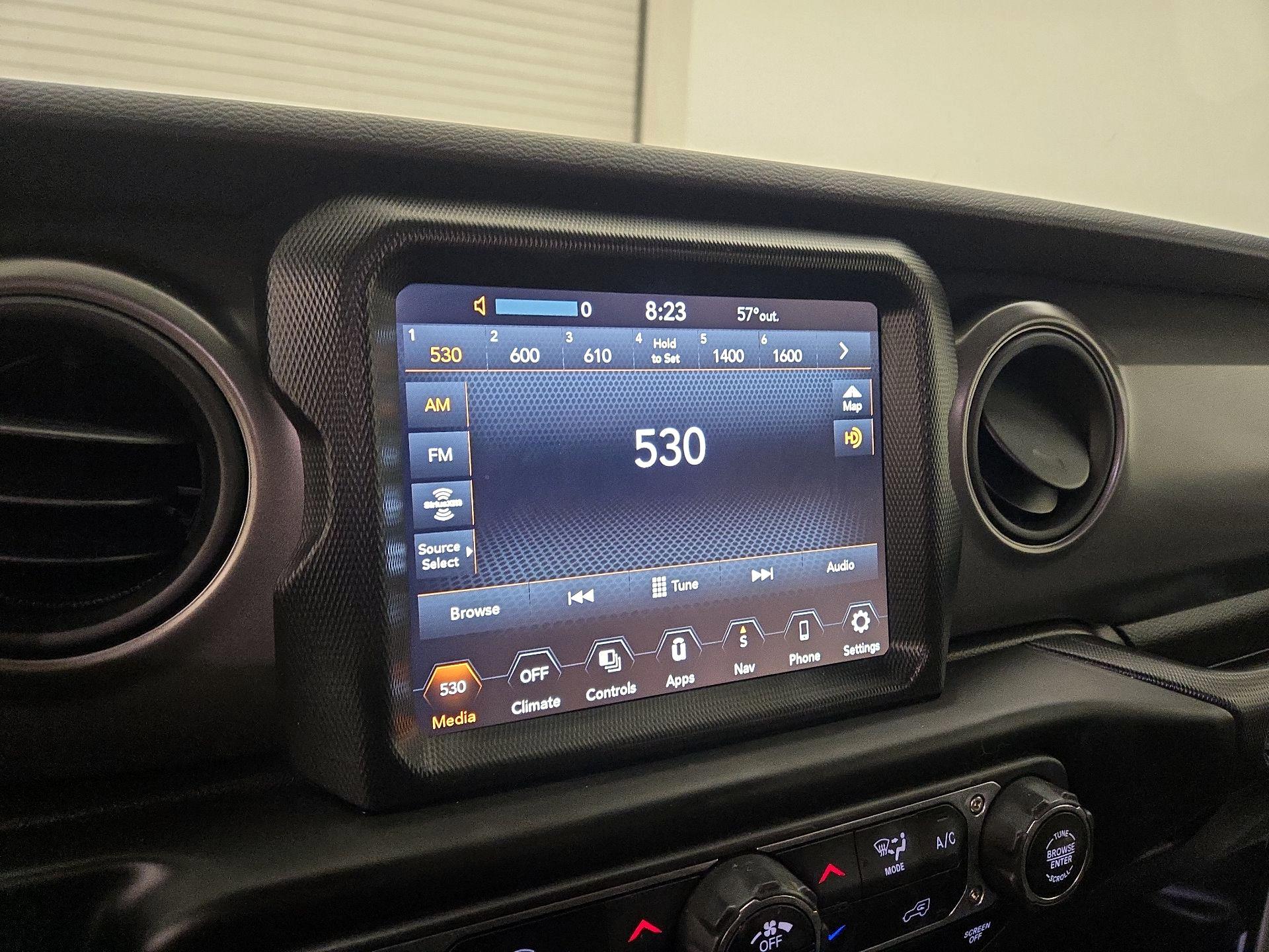 Thumbnail: 2022 Jeep Wrangler - 15