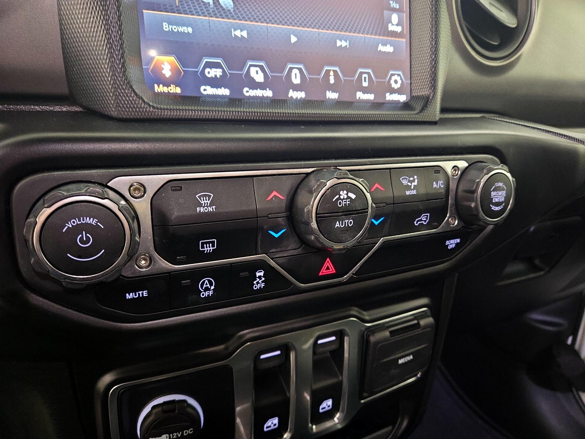 Thumbnail: 2022 Jeep Wrangler - 16