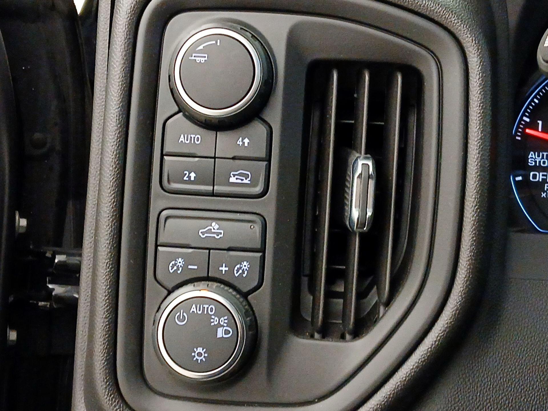 Thumbnail: 2022 Chevrolet Silverado 1500 - 13