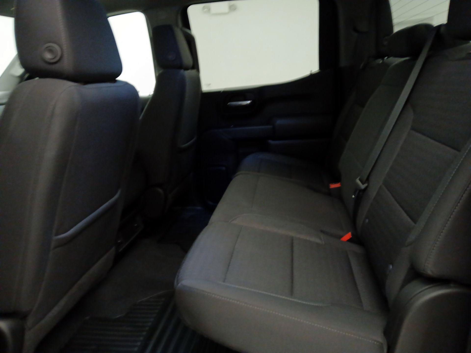 Thumbnail: 2022 Chevrolet Silverado 1500 - 19