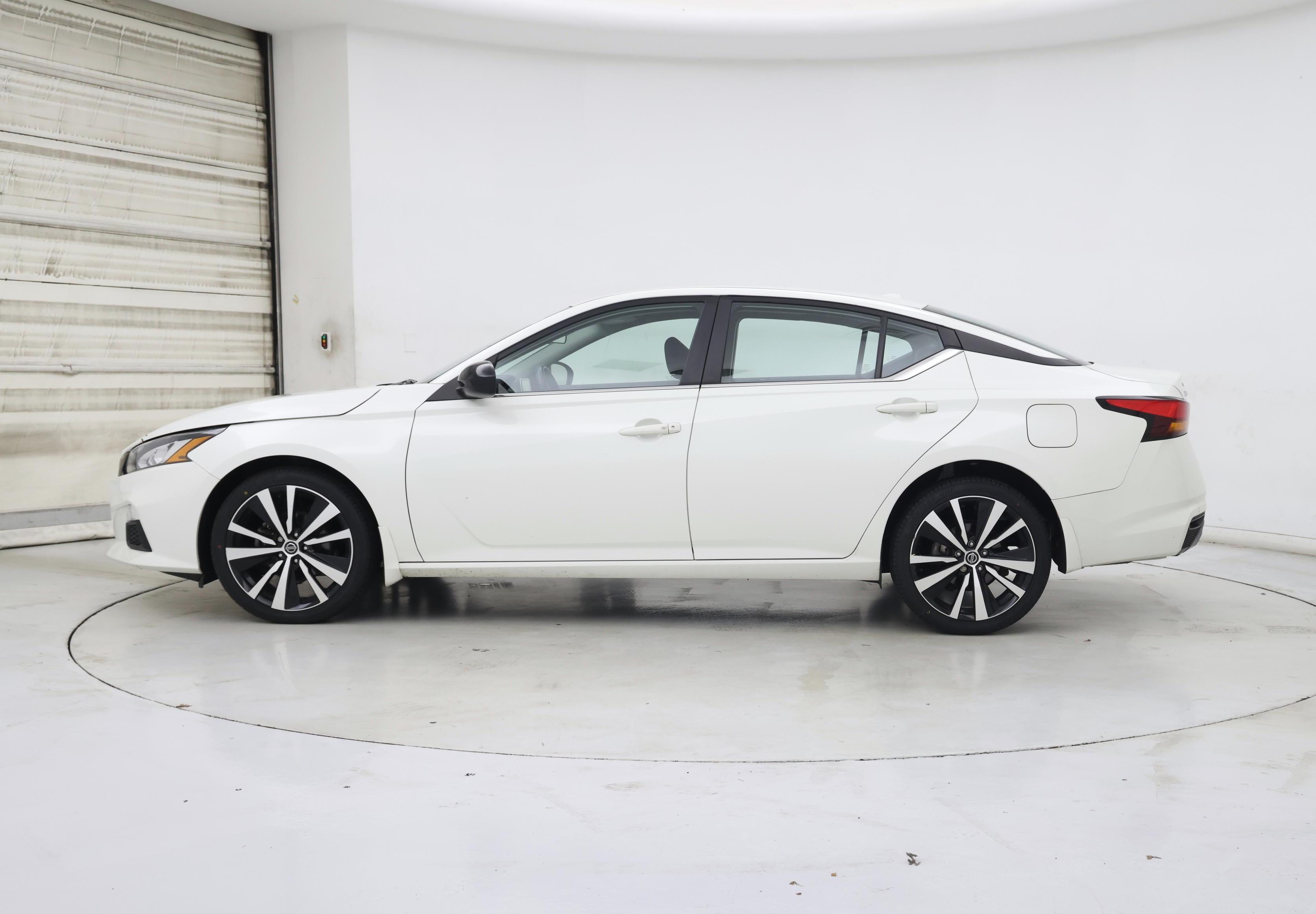 Thumbnail: 2022 Nissan Altima - 3