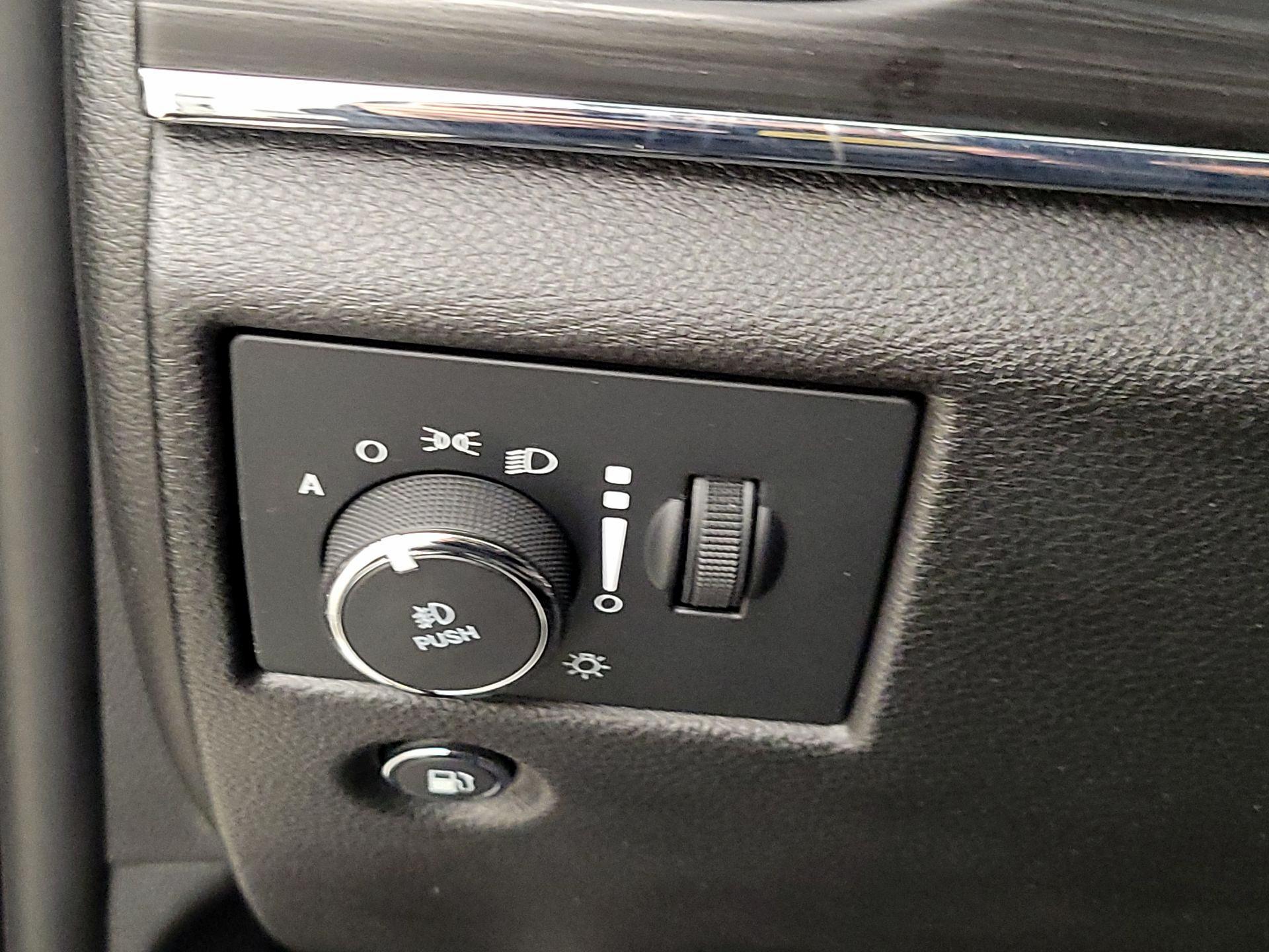 Thumbnail: 2021 Jeep Grand Cherokee - 13