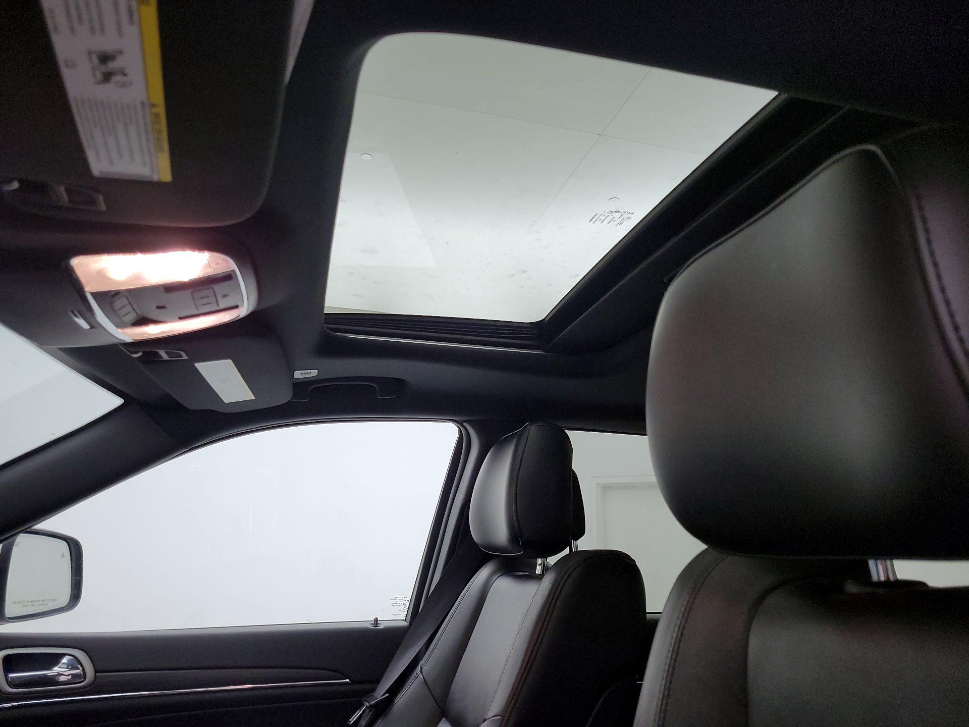 Thumbnail: 2021 Jeep Grand Cherokee - 19