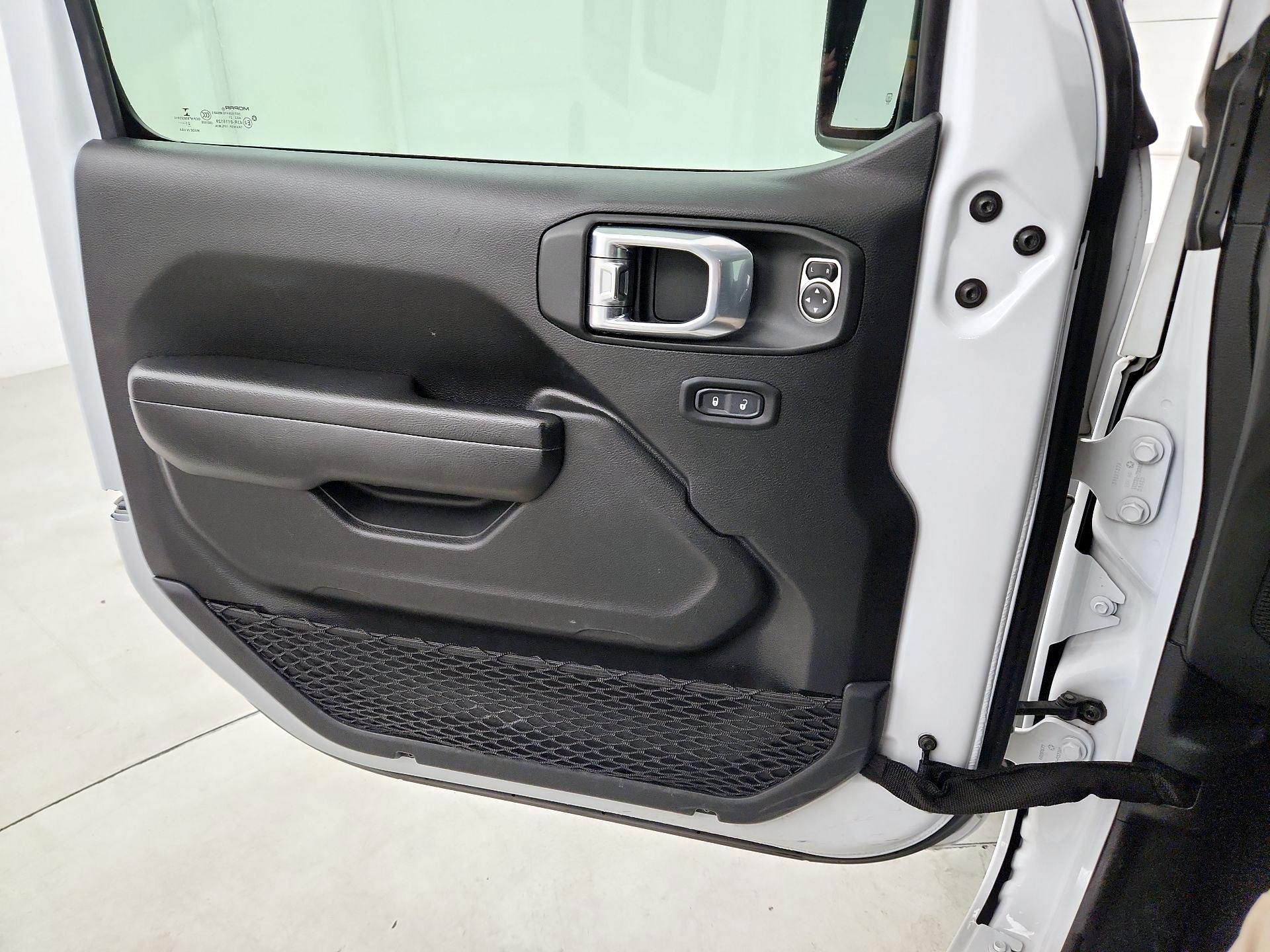 Thumbnail: 2021 Jeep Wrangler - 12