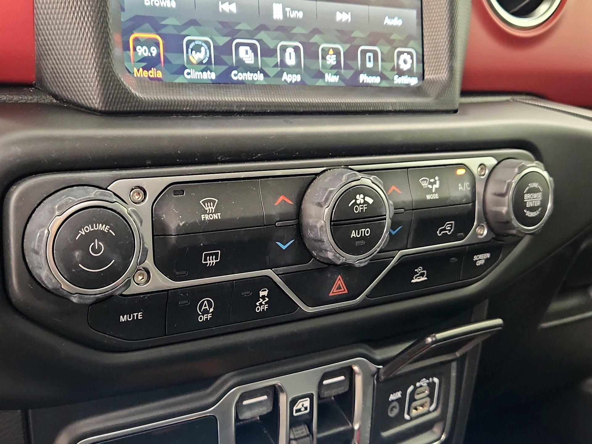 Thumbnail: 2021 Jeep Wrangler - 17