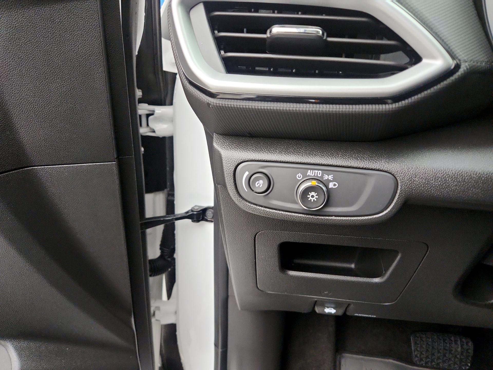 Thumbnail: 2023 Chevrolet TrailBlazer - 13