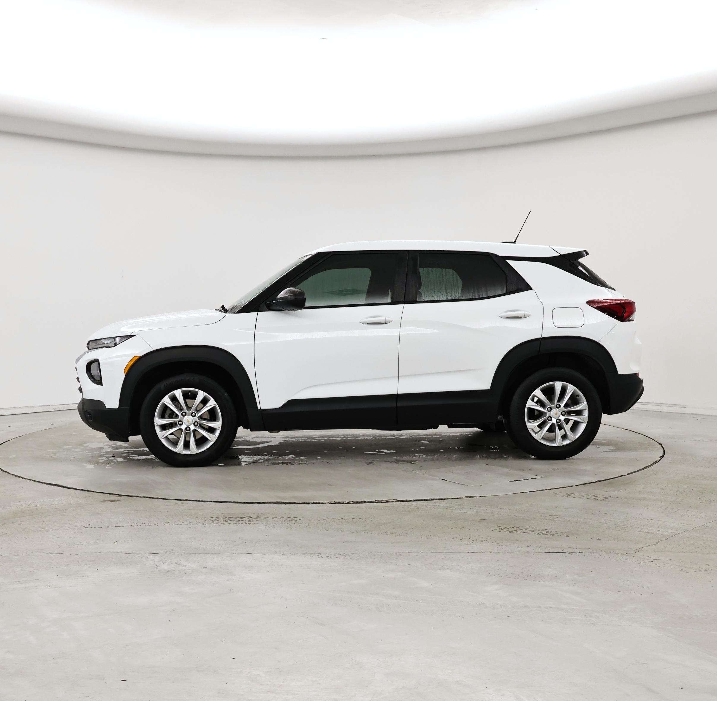 Thumbnail: 2023 Chevrolet TrailBlazer - 3